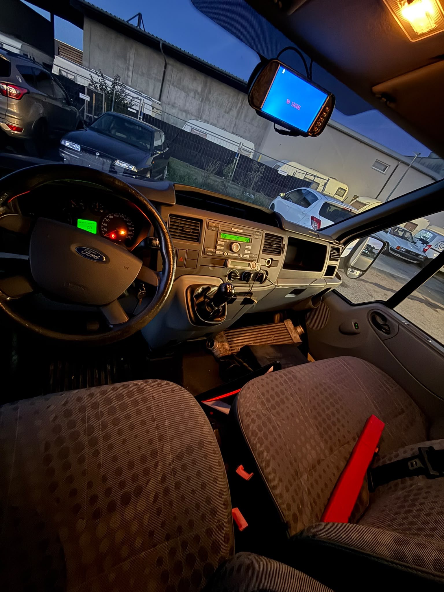 FORD Transit 2.2 TDCi 350 Pferdetransport-image-14