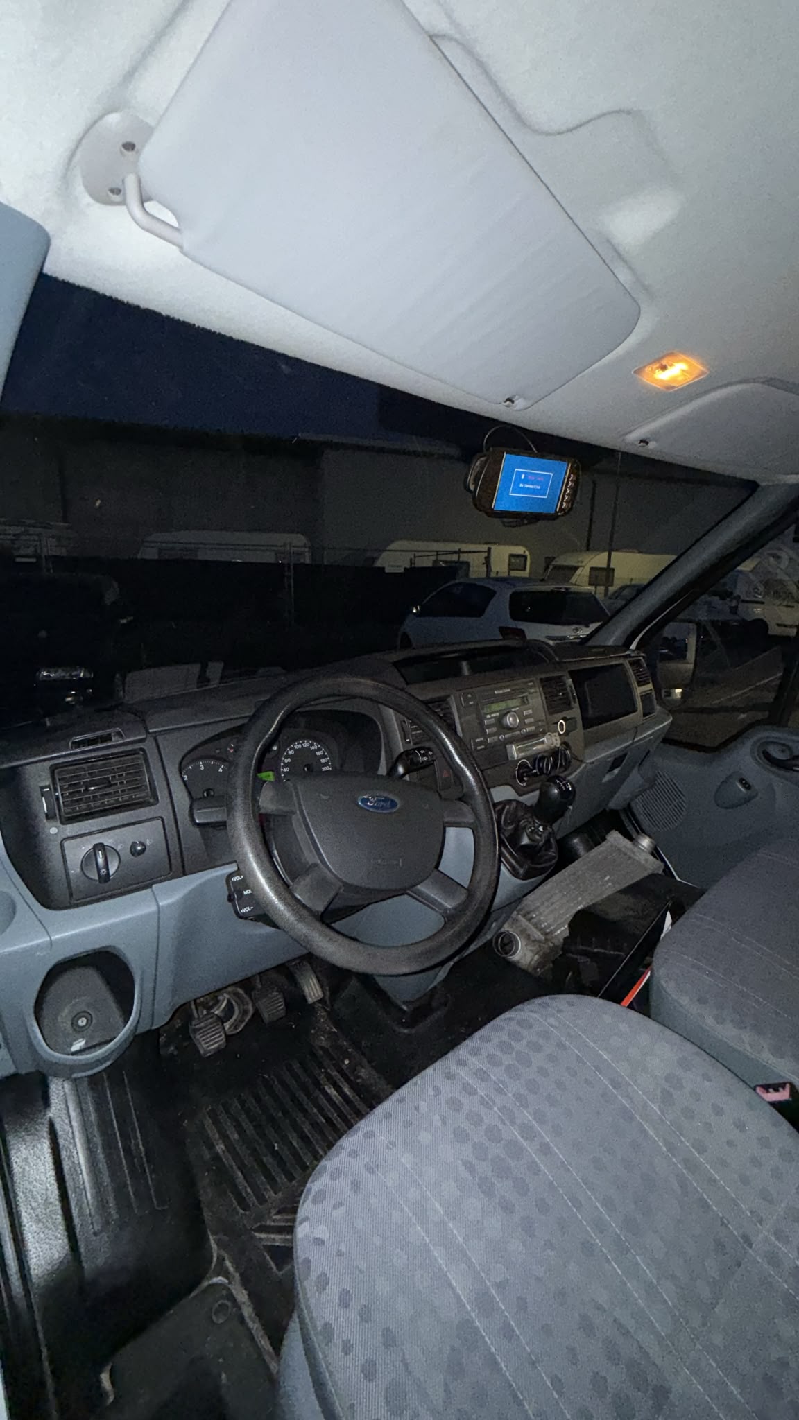 FORD Transit 2.2 TDCi 350 Pferdetransport-image-10