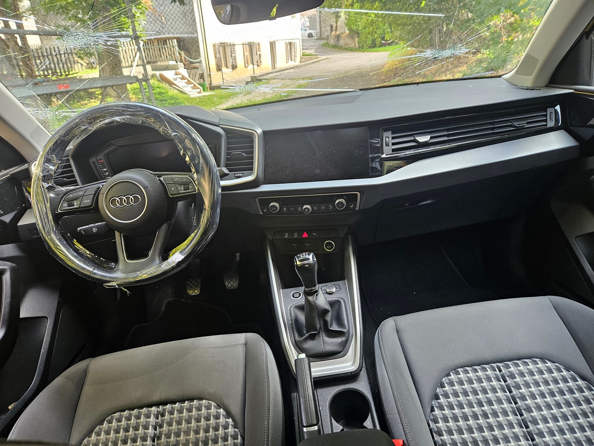 AUDI A1 Sportback 30 TFSI advanced Attraction HAGEL-image-4