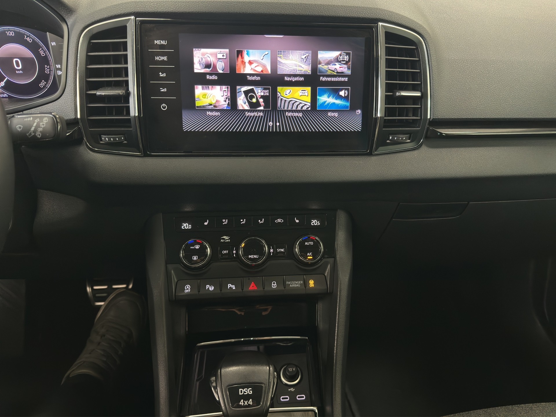 SKODA Karoq 2.0 TDI CR Style 4x4 DSG-image-24