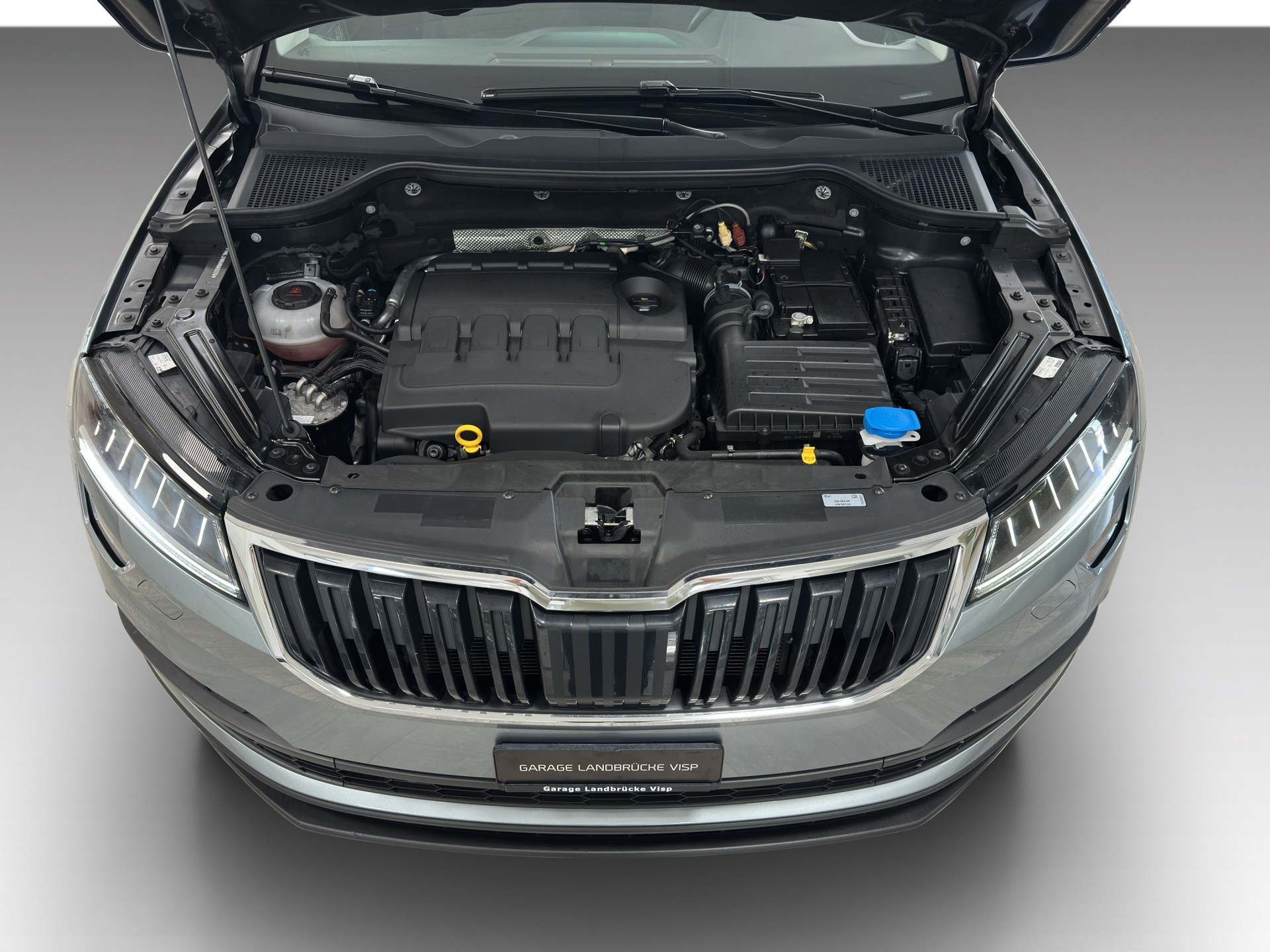 SKODA Karoq 2.0 TDI CR Style 4x4 DSG-image-4