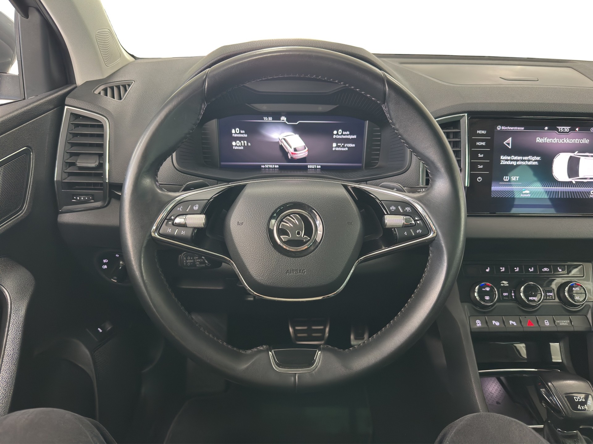 SKODA Karoq 2.0 TDI CR Style 4x4 DSG-image-22