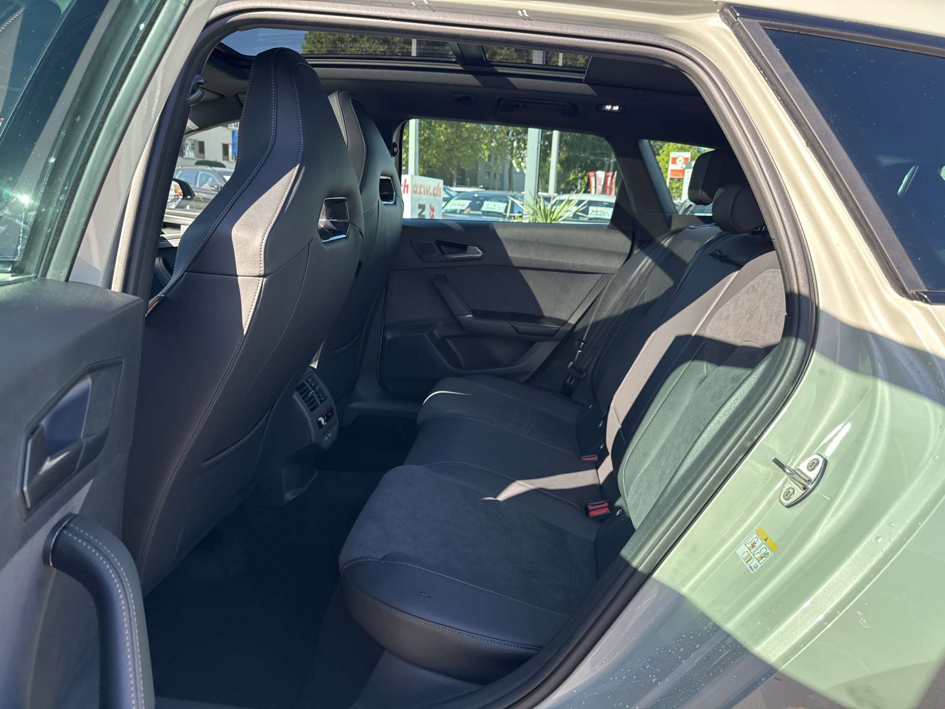 CUPRA LEON ST 1.5 eTSi DSG-Automat-image-6