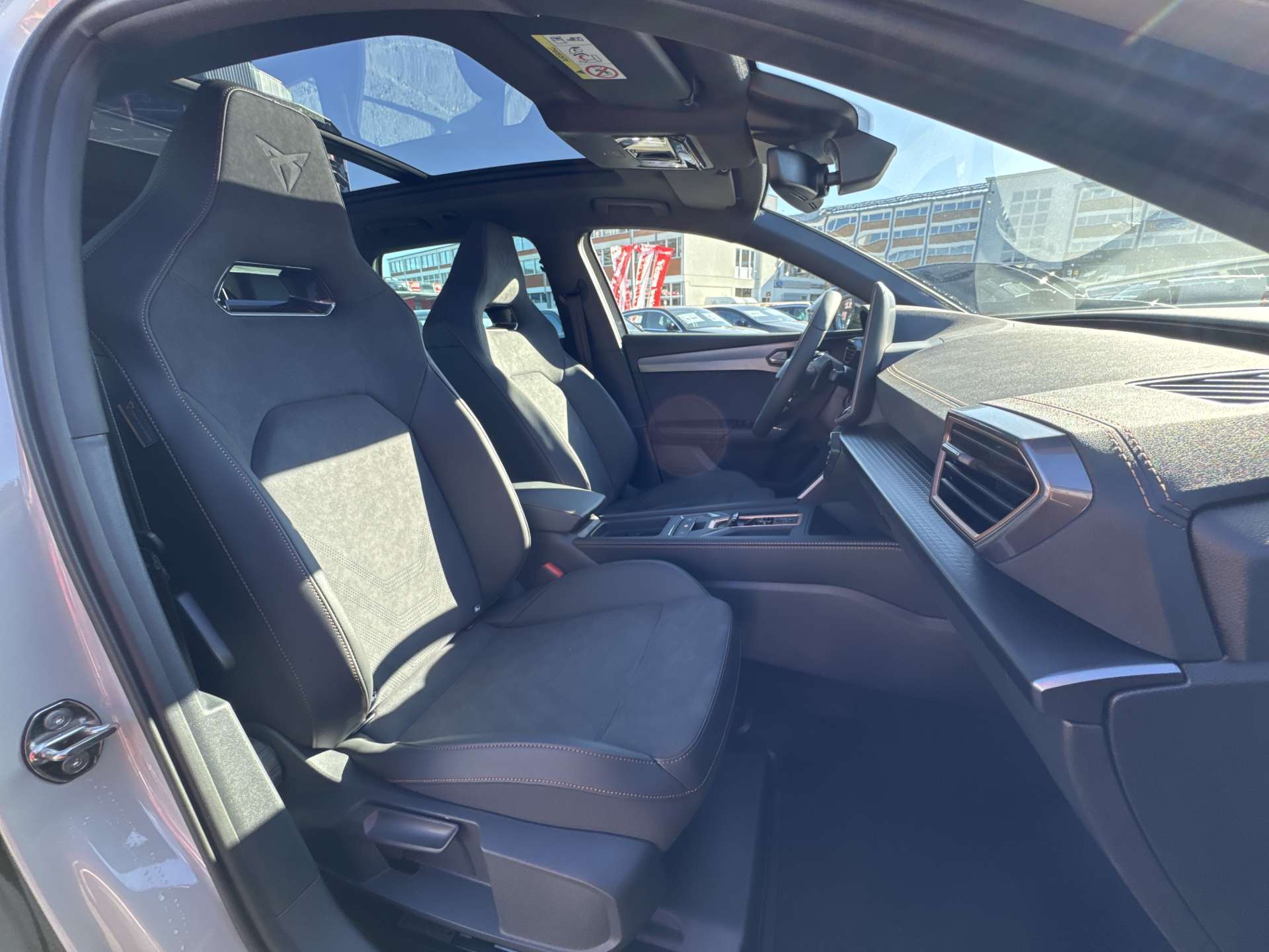 CUPRA LEON ST 1.5 eTSi DSG-Automat-image-12