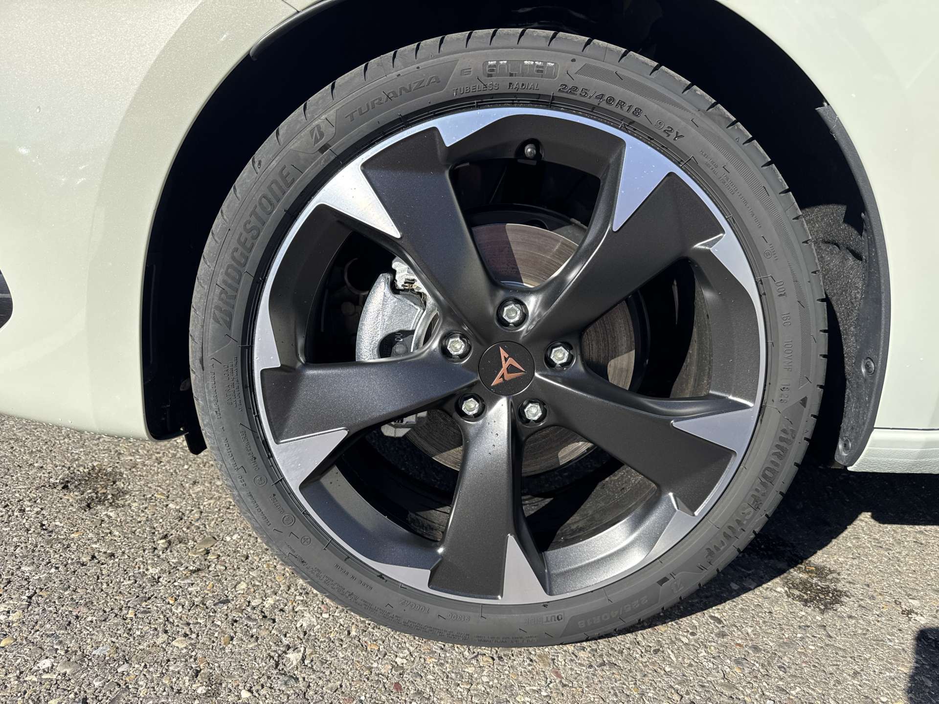 CUPRA LEON ST 1.5 eTSi DSG-Automat-image-8