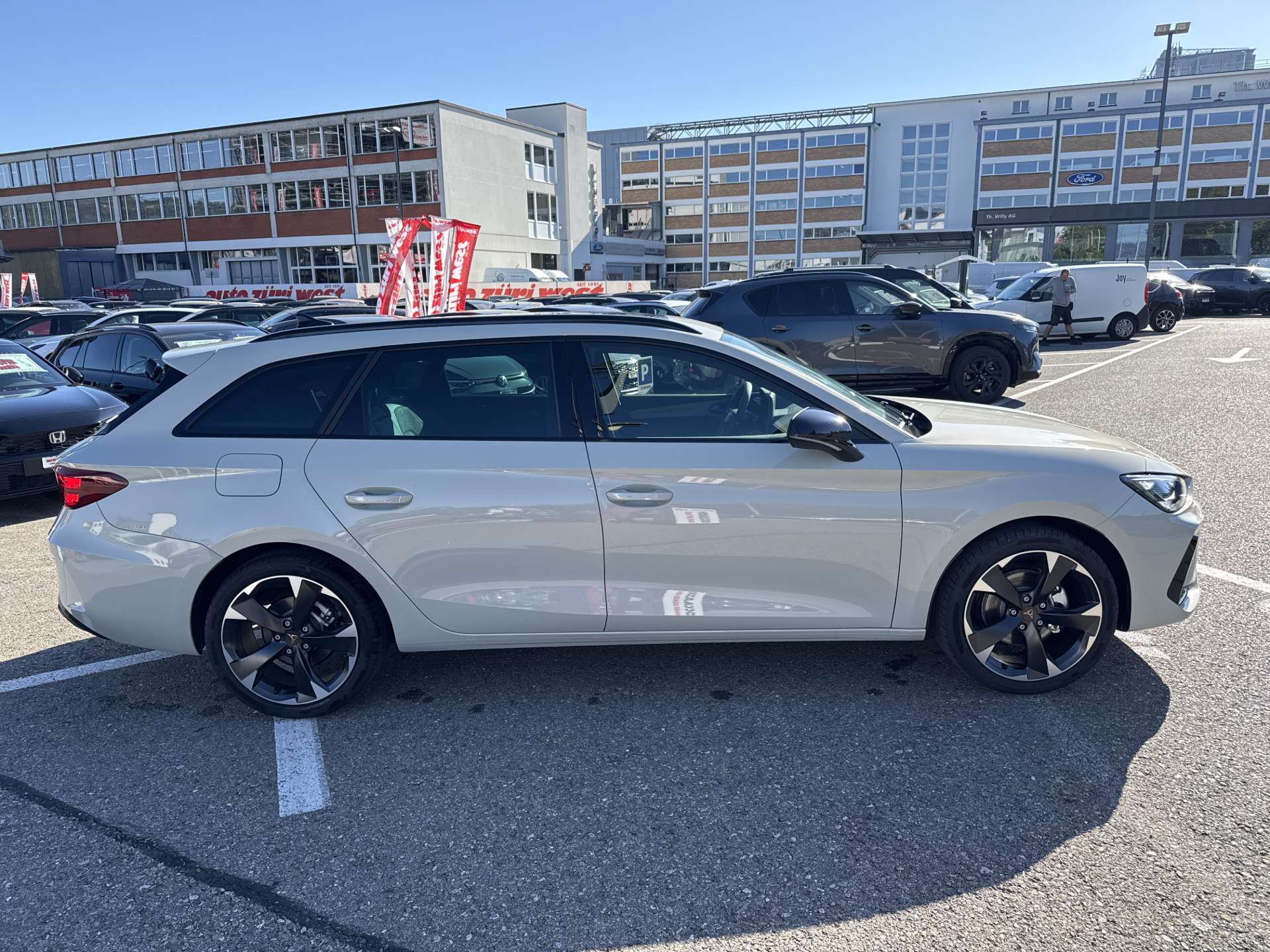 CUPRA LEON ST 1.5 eTSi DSG-Automat-image-10