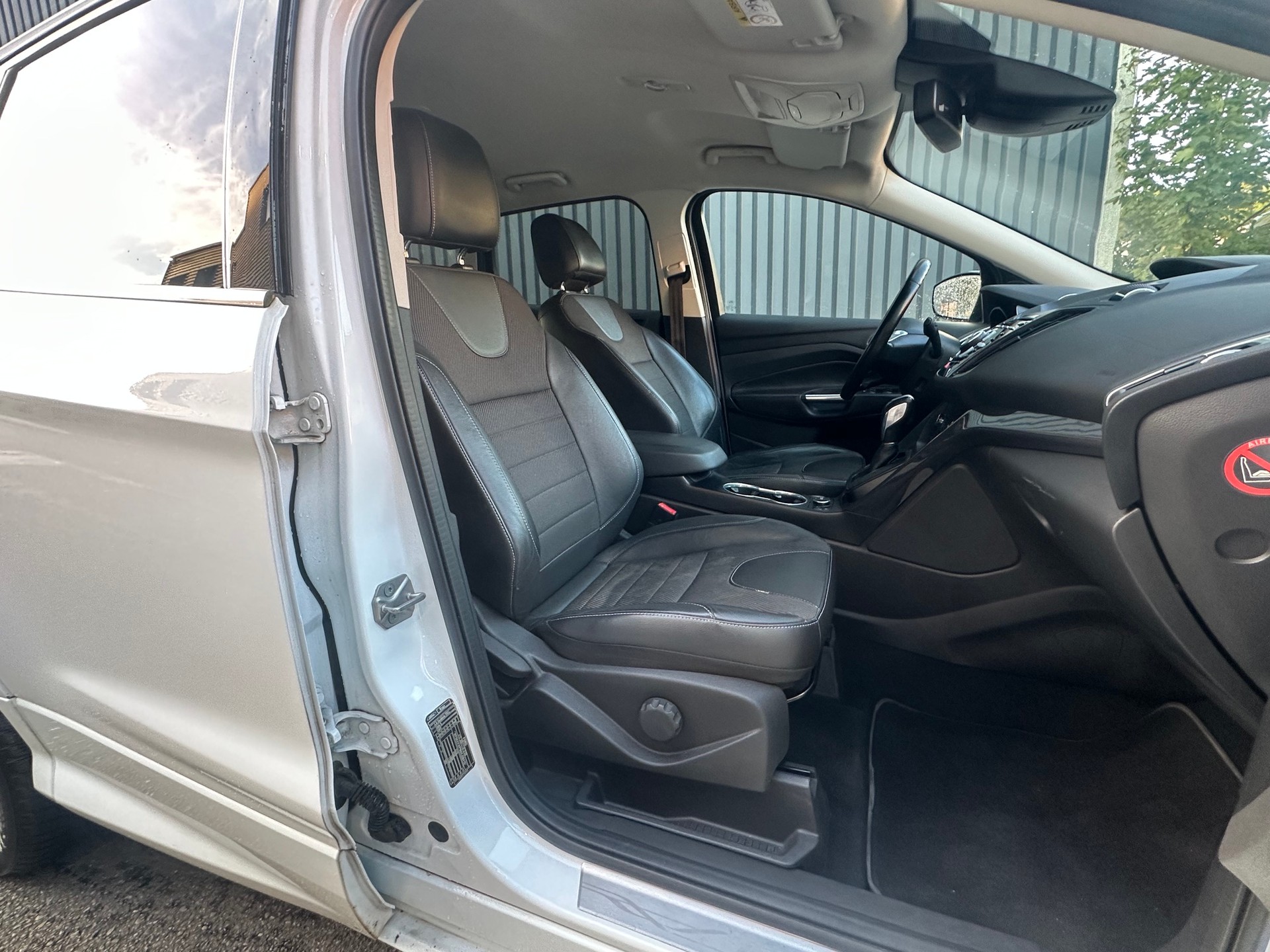 FORD Kuga 2.0 TDCi Titanium S 4WD PowerShift-image-10