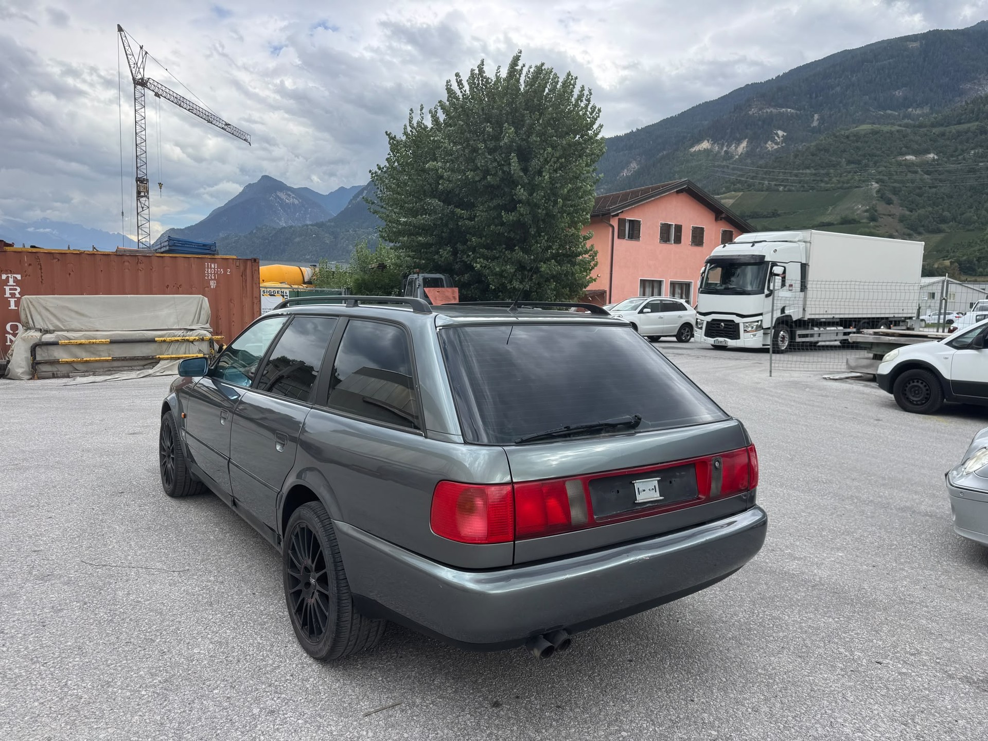 AUDI S6 Avant quattro 4.2-image-4