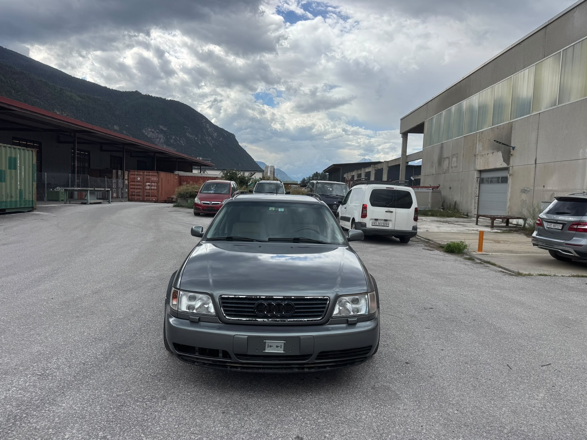 AUDI S6 Avant quattro 4.2-image-0