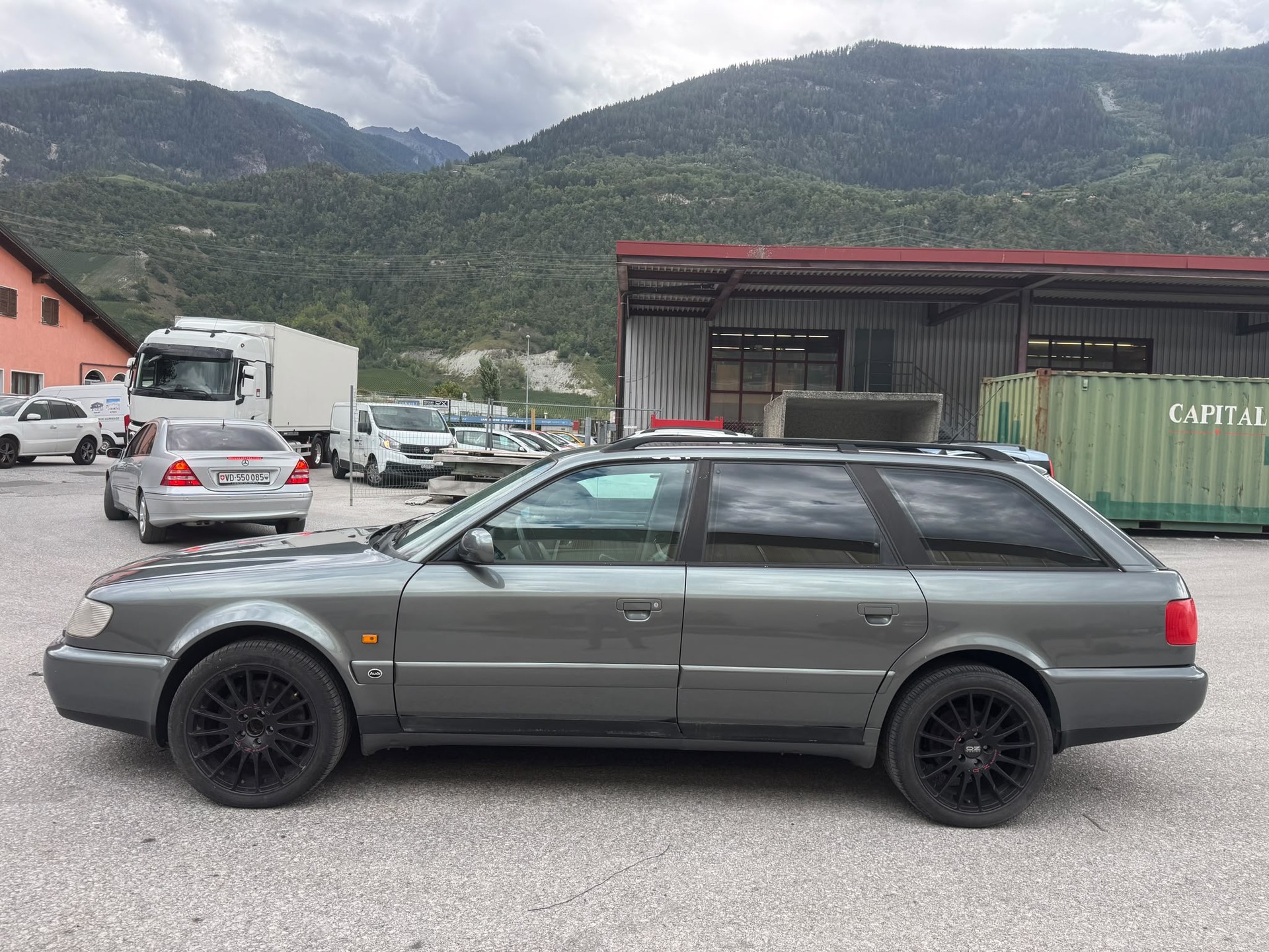 AUDI S6 Avant quattro 4.2-image-5