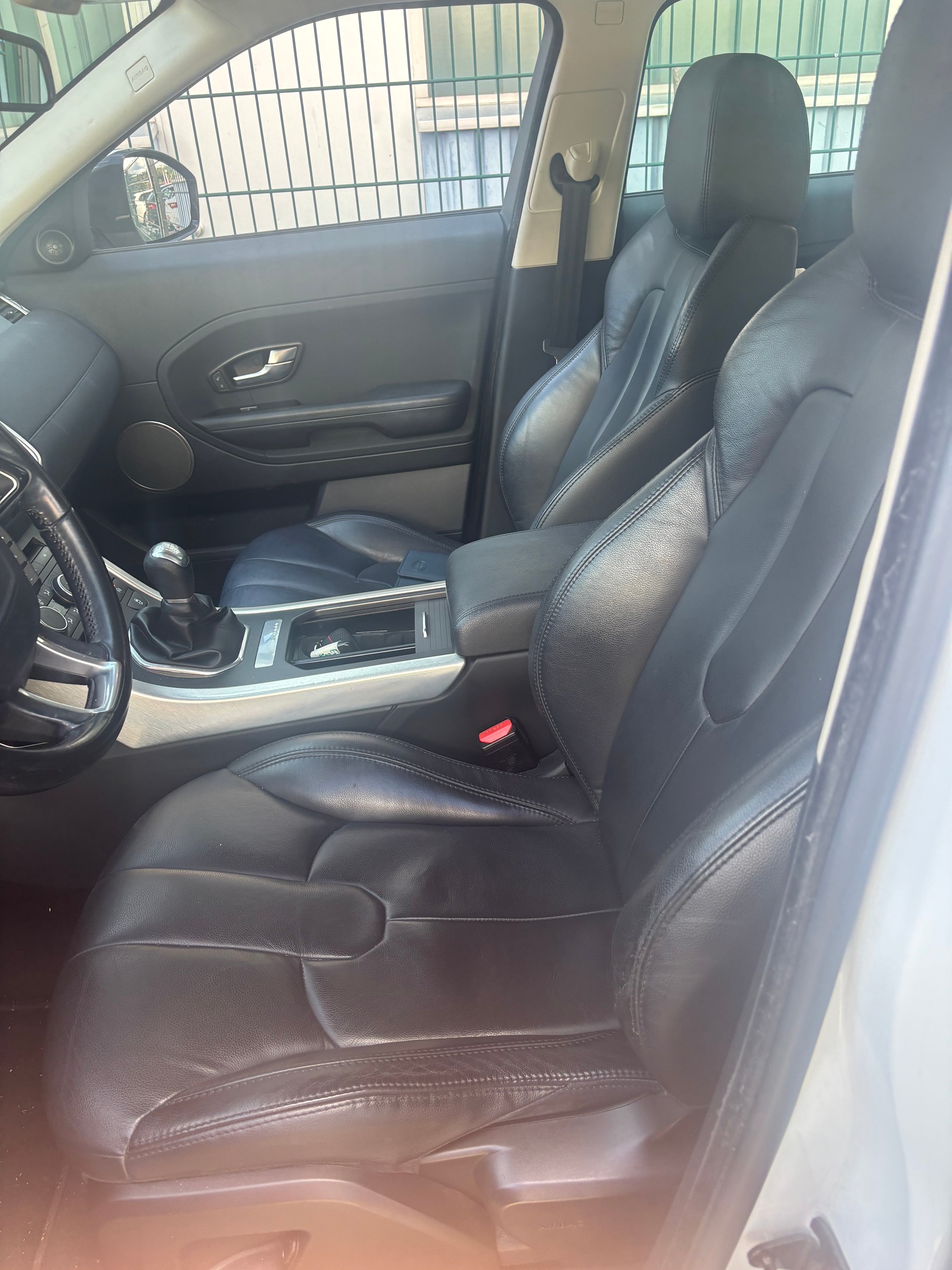LAND ROVER Range Rover Evoque 2.2eD4 Prestige 2WD-image-7
