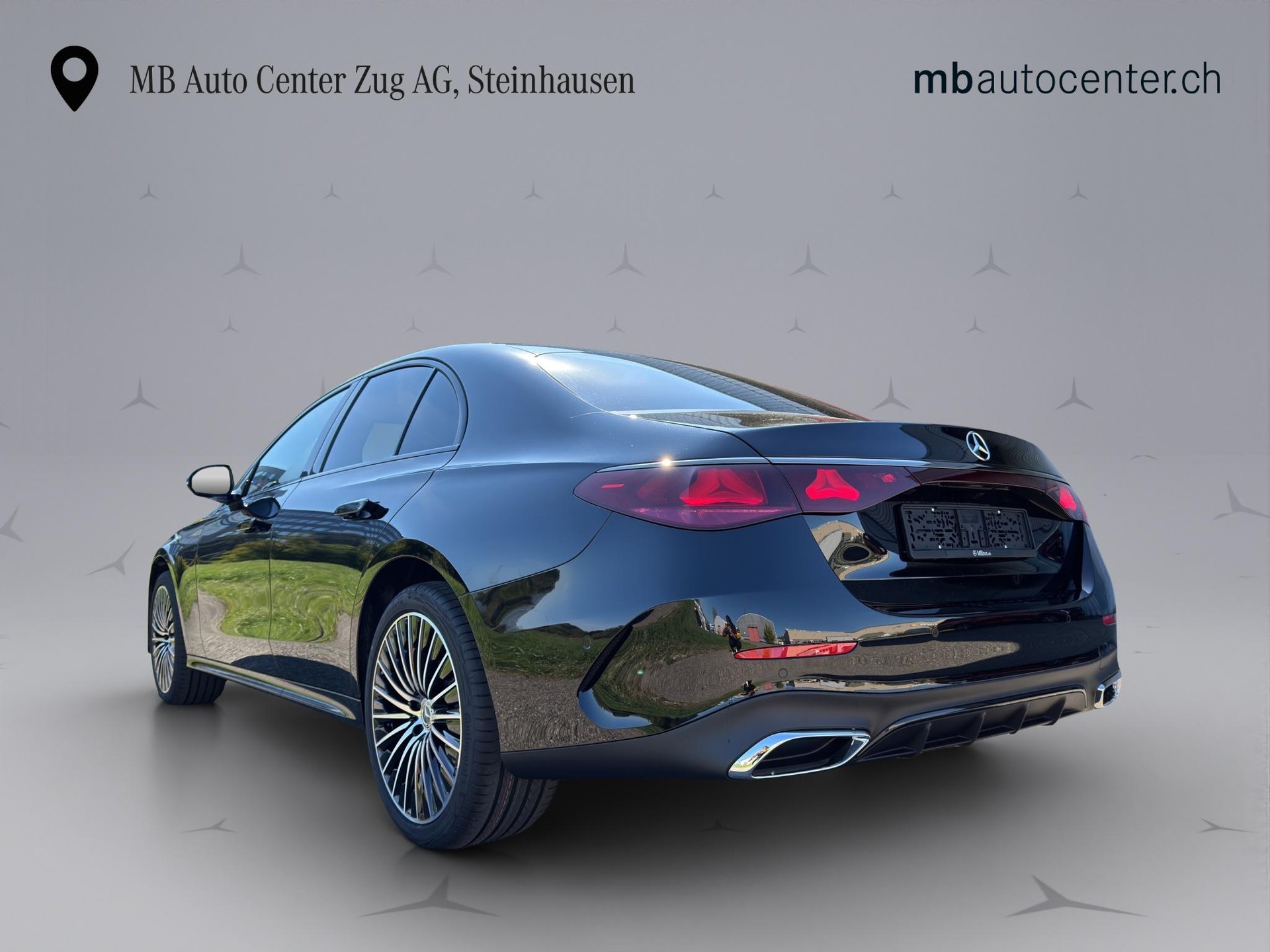MERCEDES-BENZ E-Klasse W214 E 220 d AMG Line 4matic-image-3