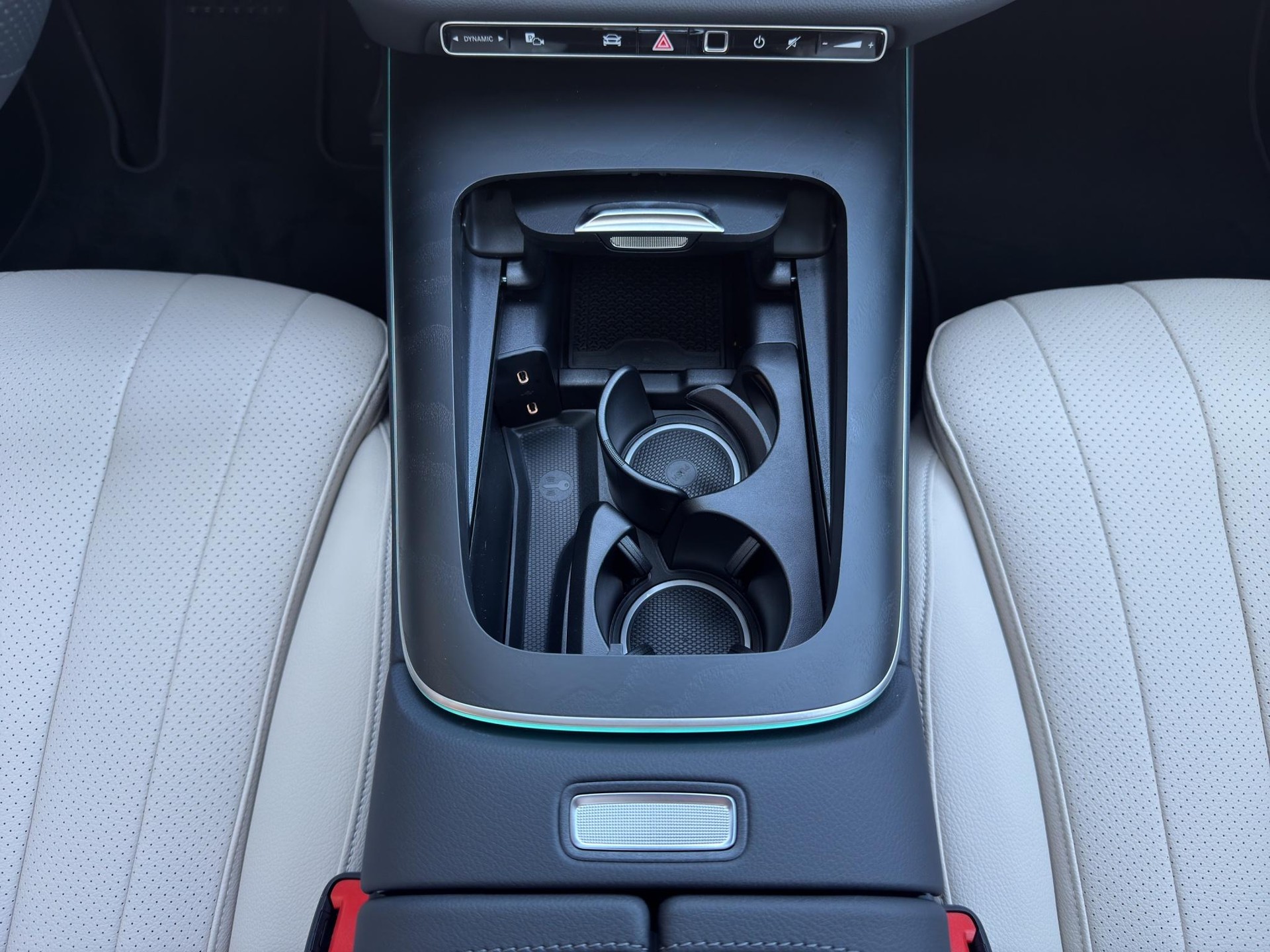 MERCEDES-BENZ E-Klasse W214 E 220 d AMG Line 4matic-image-14