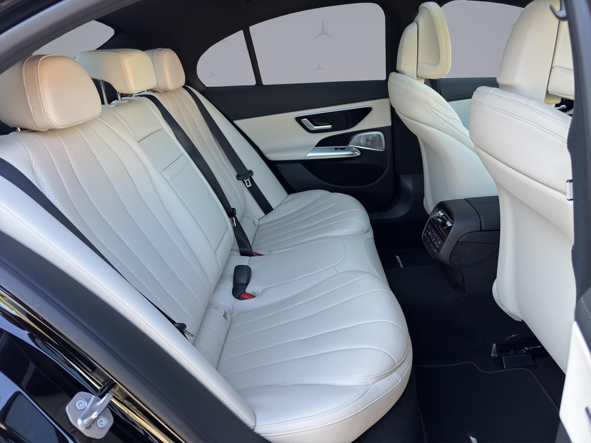 MERCEDES-BENZ E-Klasse W214 E 220 d AMG Line 4matic-image-17