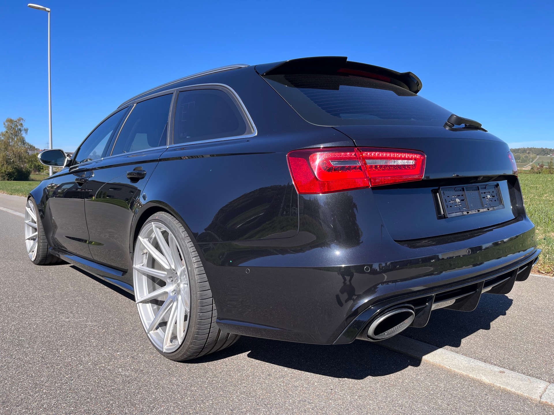 AUDI RS6 Avant 4.0 TFSI V8 quattro Tiptronic 560PS-image-3