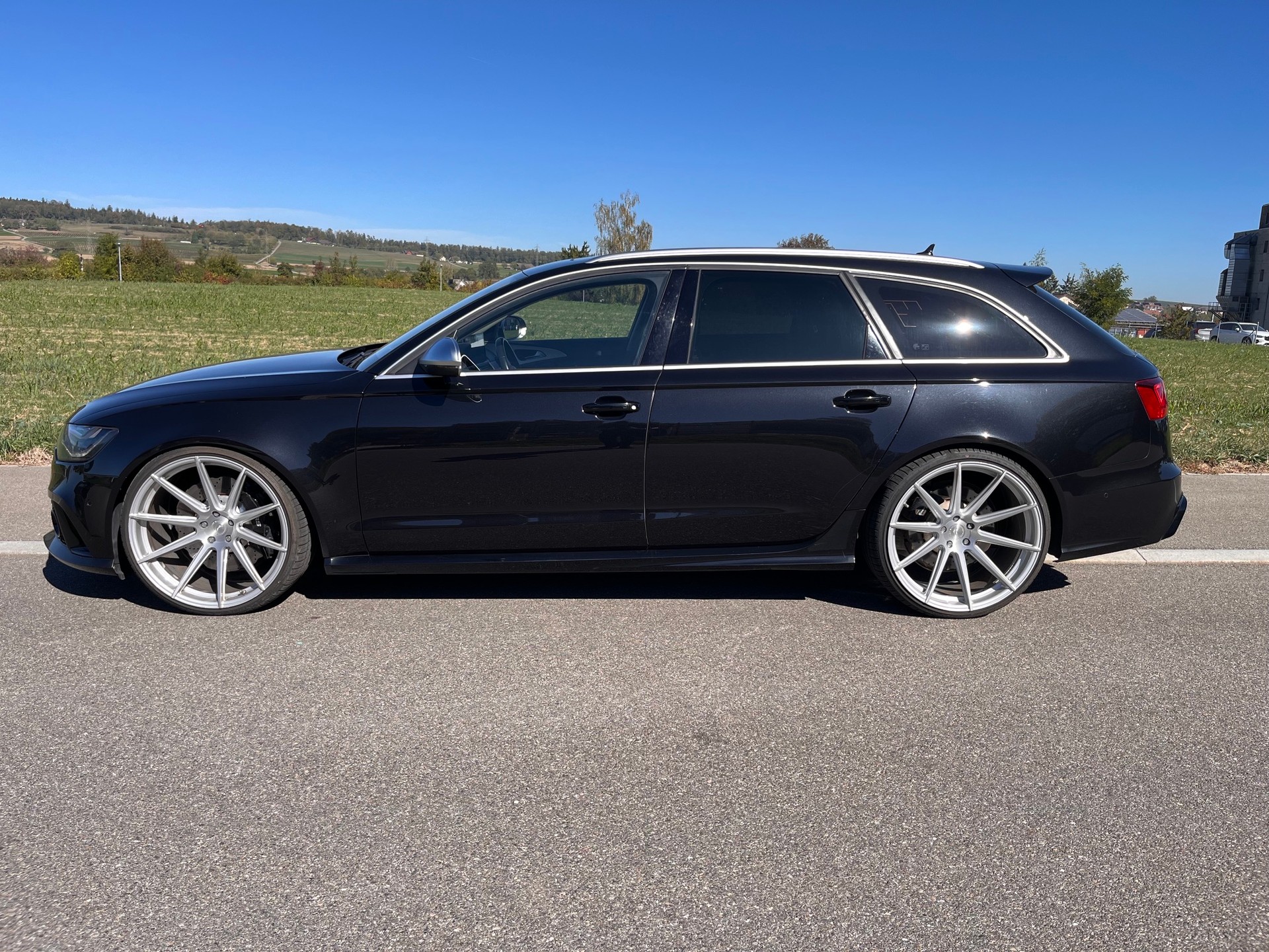 AUDI RS6 Avant 4.0 TFSI V8 quattro Tiptronic 560PS-image-1
