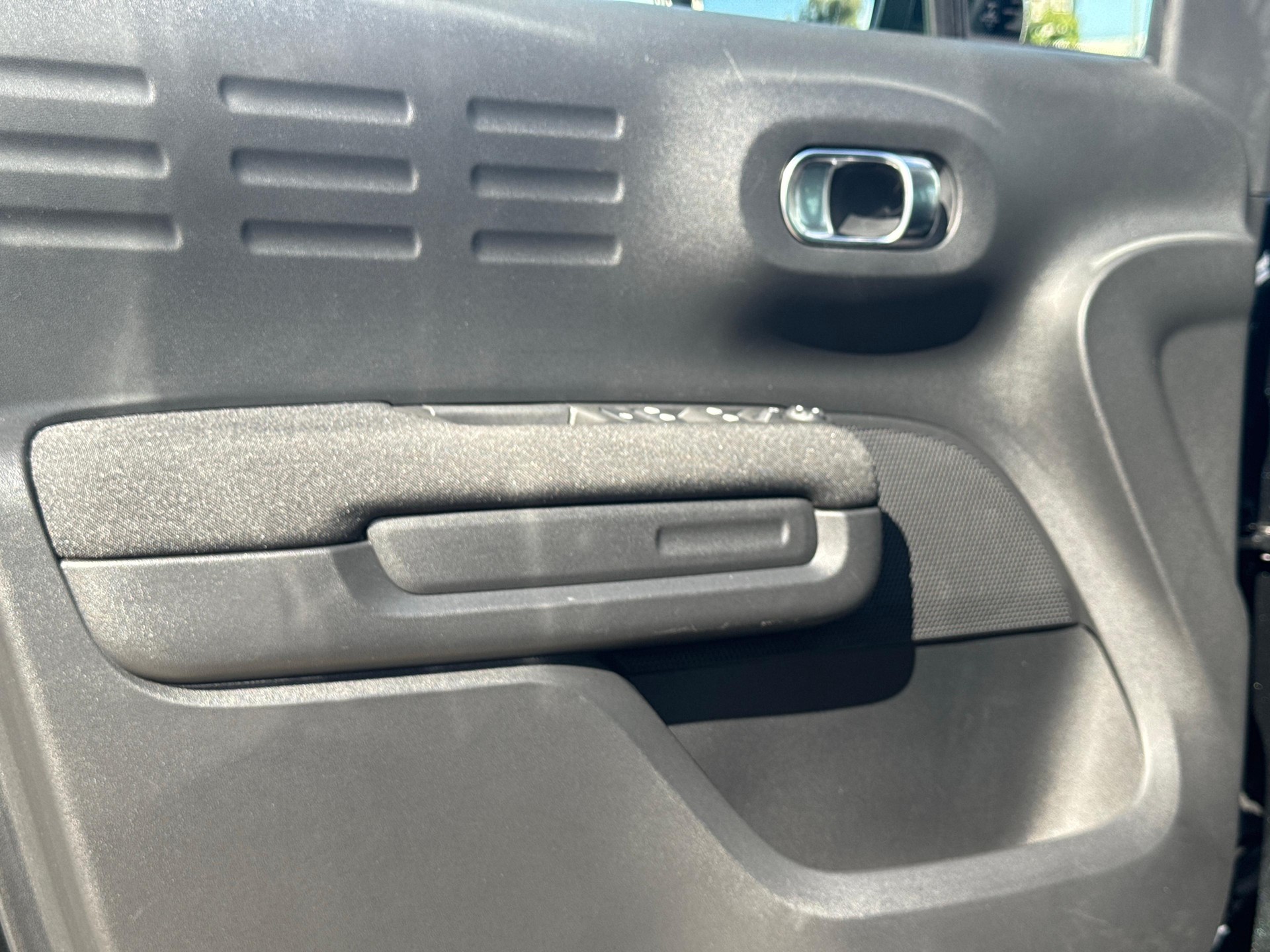 CITROEN C3 Aircross 1.2 PureTech 130 Shine-image-12