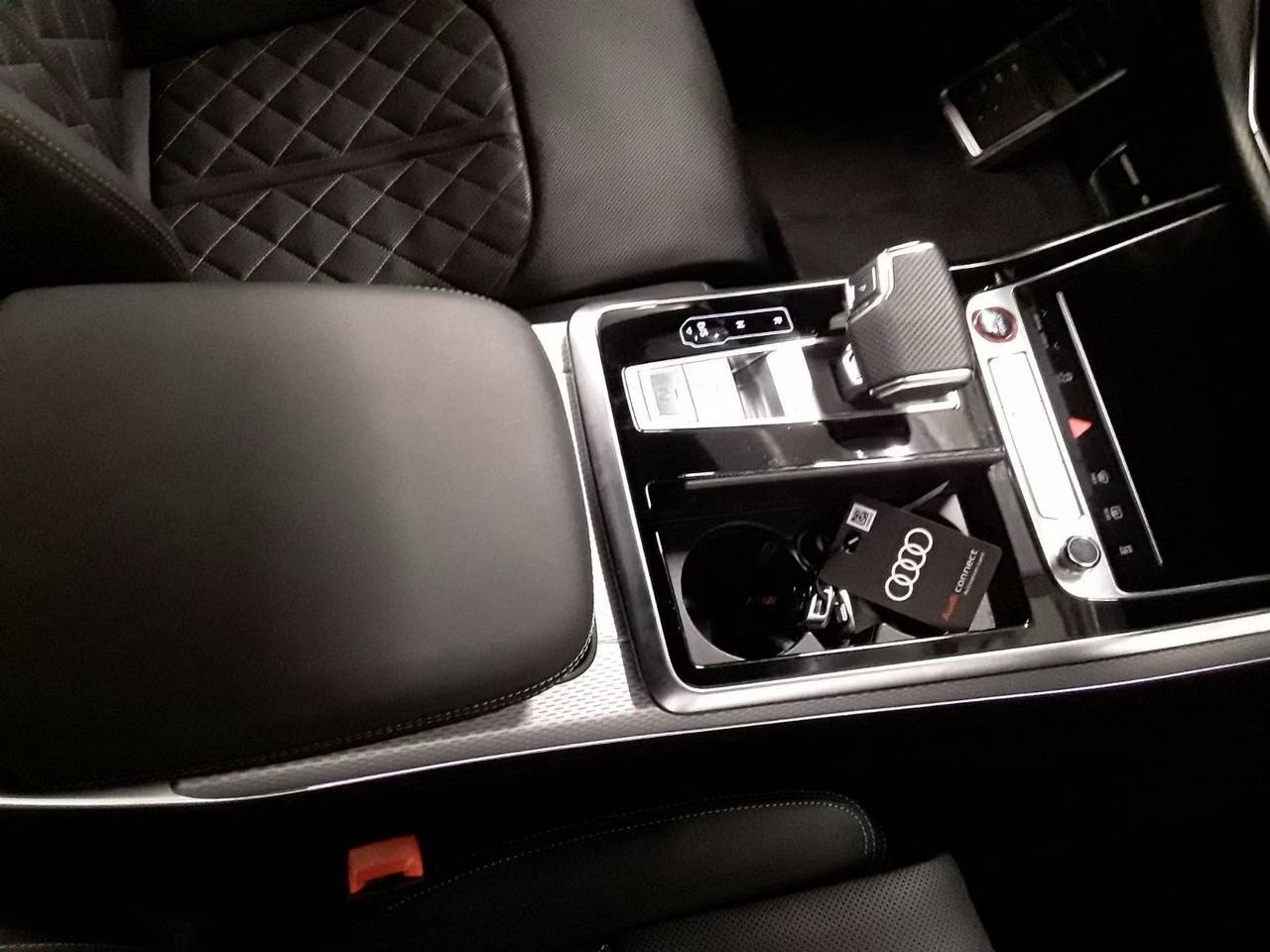 AUDI SQ8 SUV TFSI quattro tiptronic-image-4
