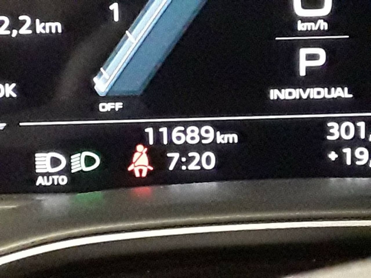 AUDI SQ8 SUV TFSI quattro tiptronic-image-9