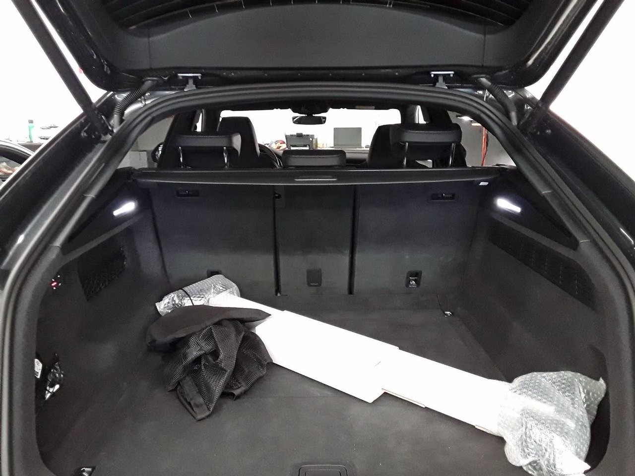 AUDI SQ8 SUV TFSI quattro tiptronic-image-8