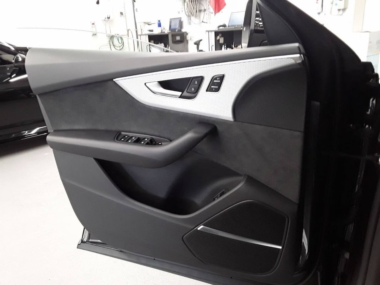 AUDI SQ8 SUV TFSI quattro tiptronic-image-7