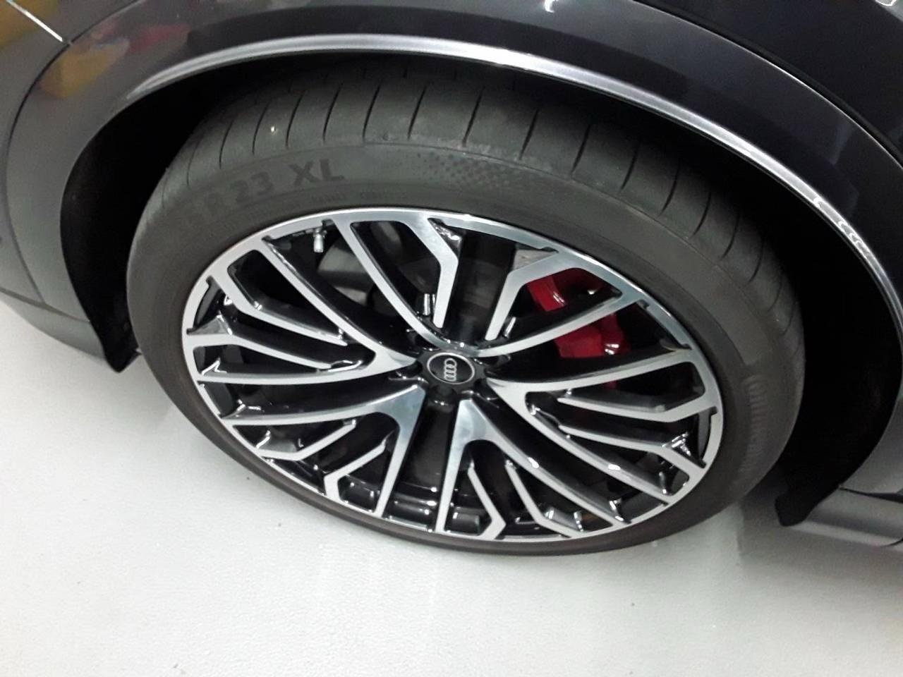 AUDI SQ8 SUV TFSI quattro tiptronic-image-2
