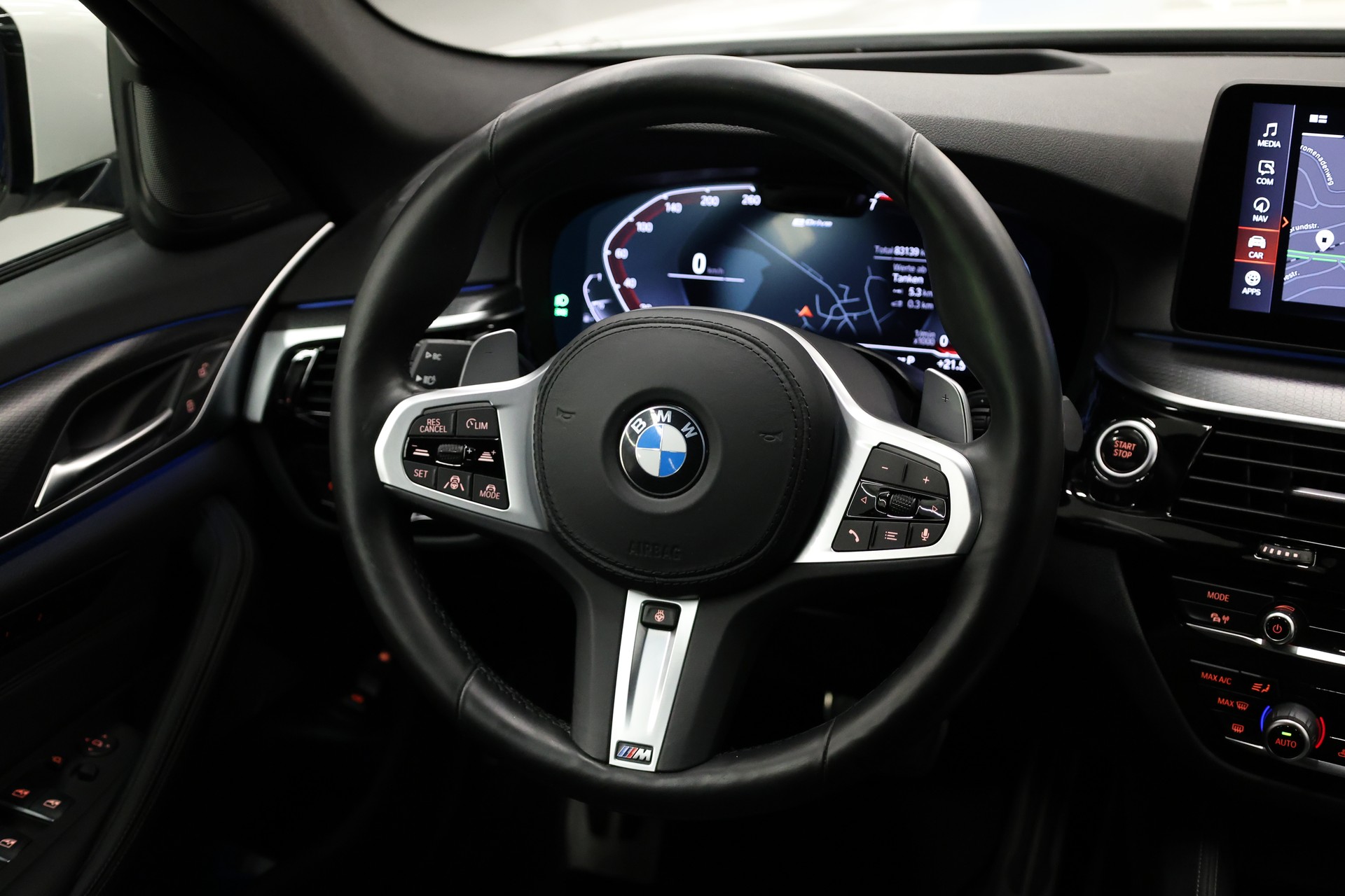 BMW 530e xDrive SAG Touring-image-19
