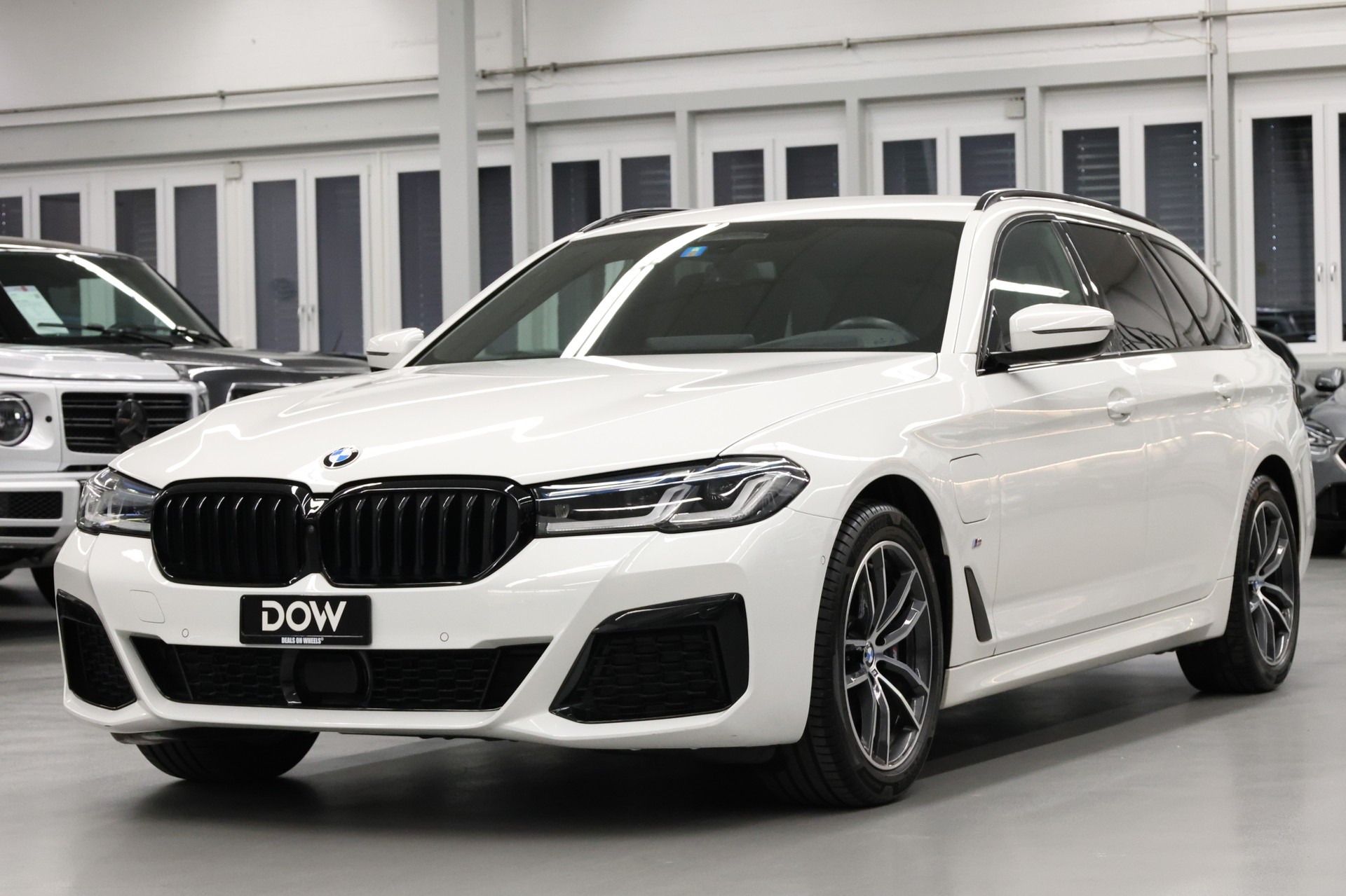 BMW 530e xDrive SAG Touring-showroom-element-2