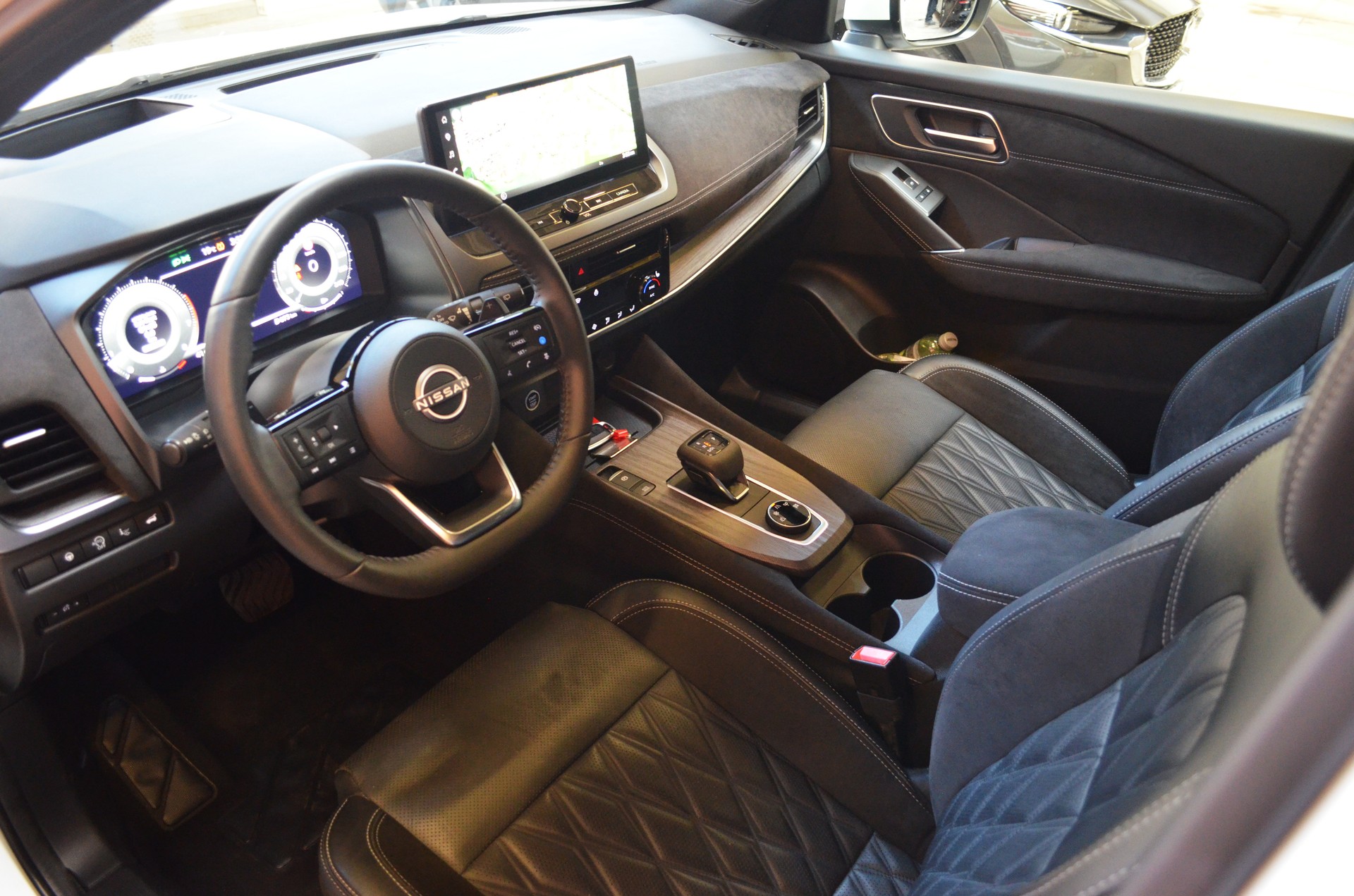 NISSAN Qashqai 1.3 DIG-T MHEV Tekna+ Xtronic 4x4-image-7