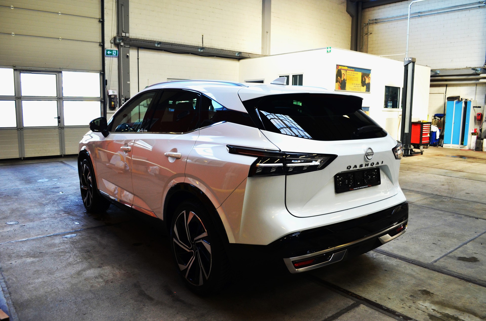 NISSAN Qashqai 1.3 DIG-T MHEV Tekna+ Xtronic 4x4-image-6
