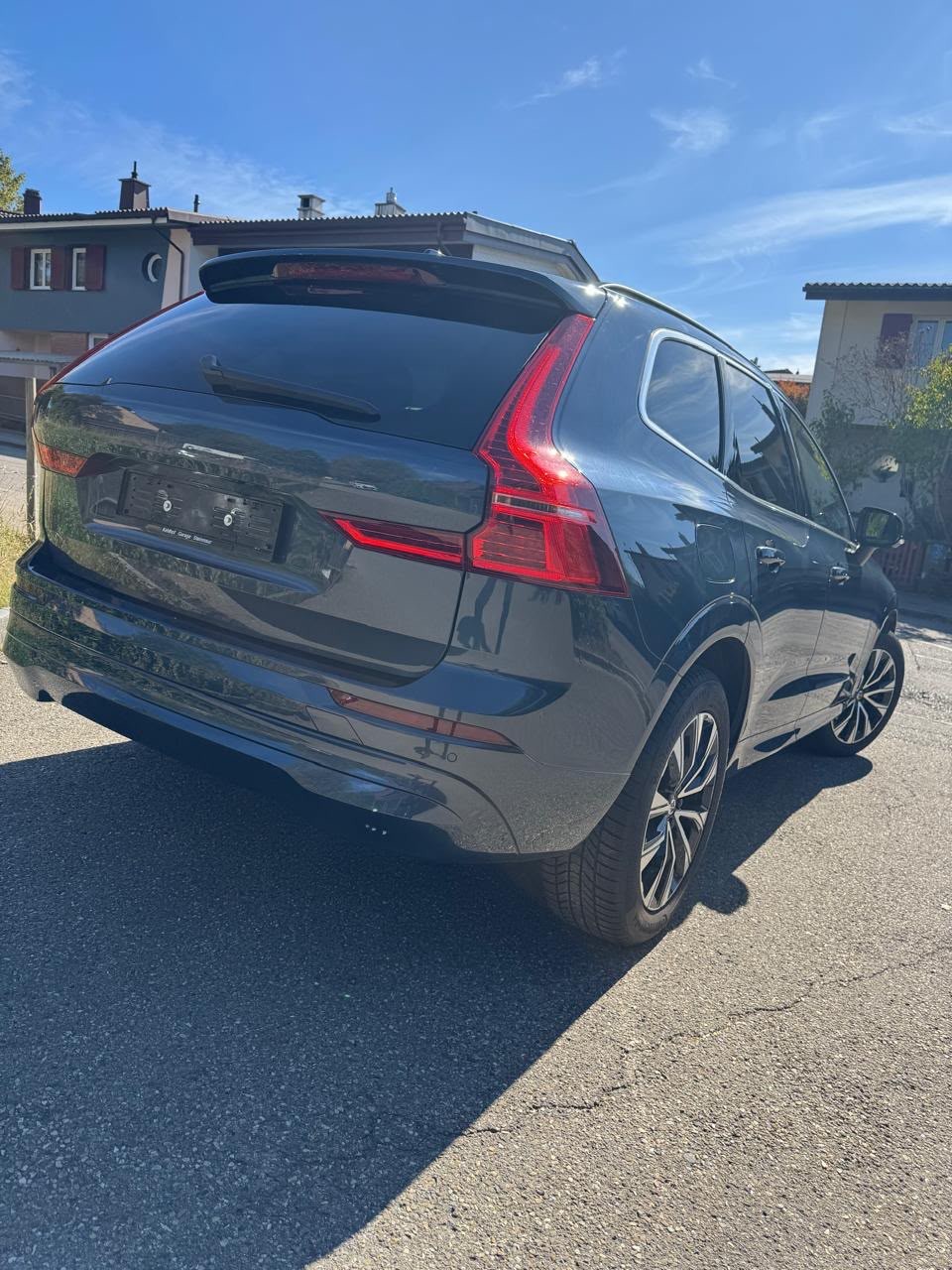 VOLVO XC60 B4 Benzin Mild Hybrid Momentum Geartronic-image-1