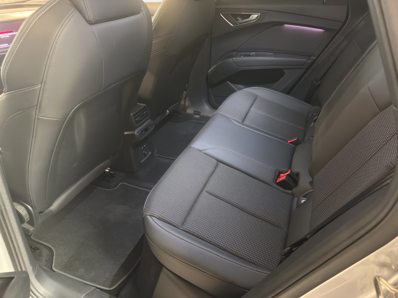 AUDI Q4 e-tron 50 quattro-image-11