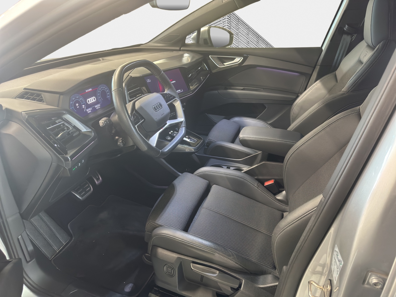 AUDI Q4 e-tron 50 quattro-image-9