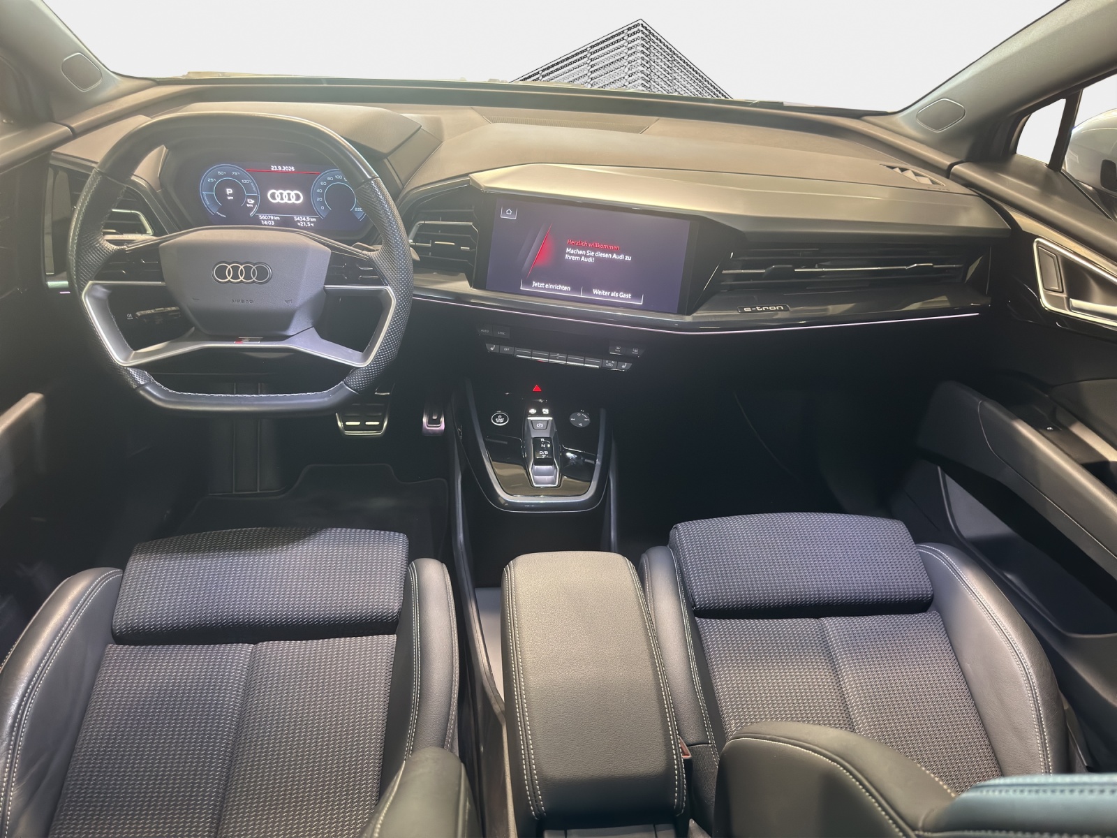 AUDI Q4 e-tron 50 quattro-image-10