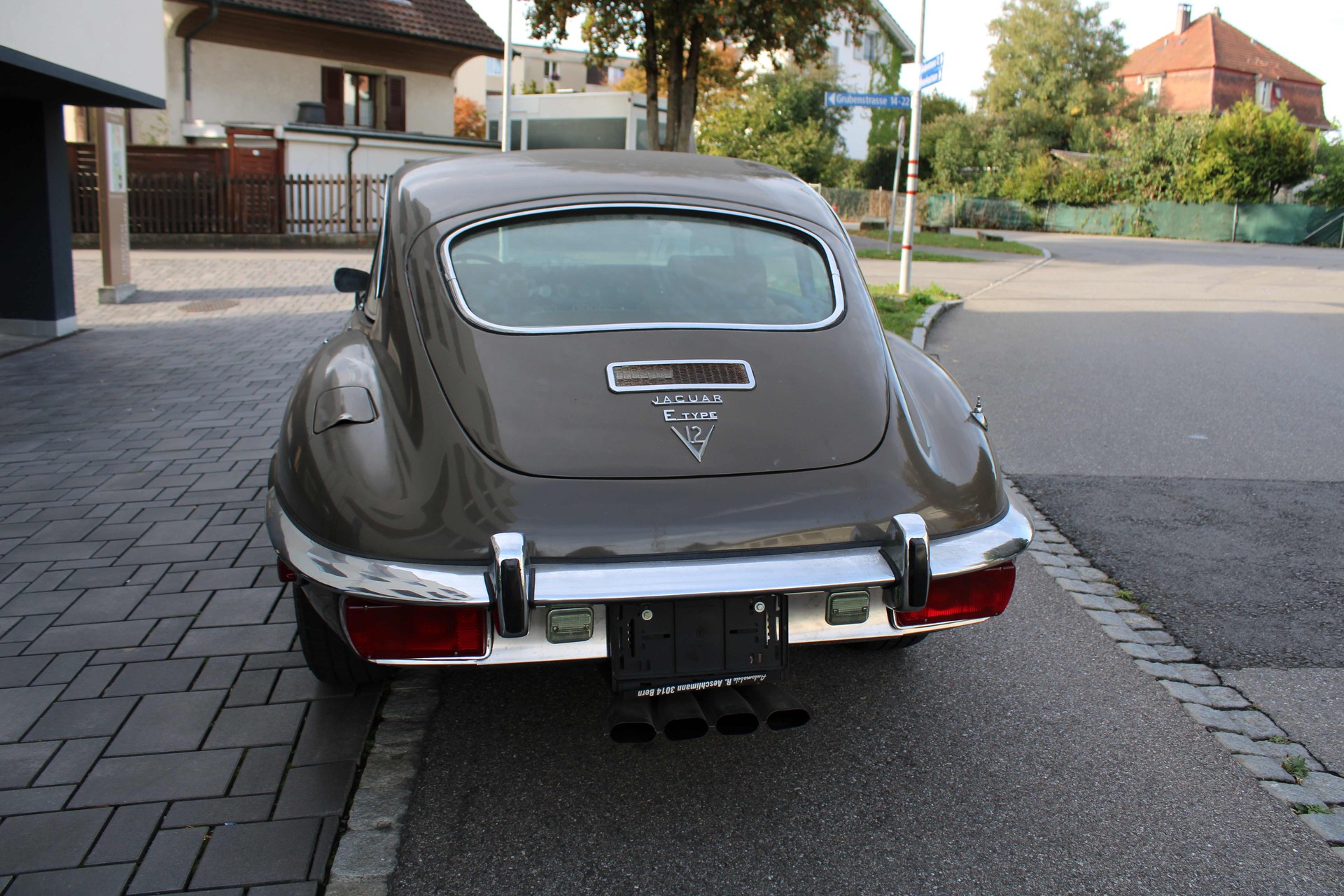 JAGUAR XKE V12 COUPE-image-7