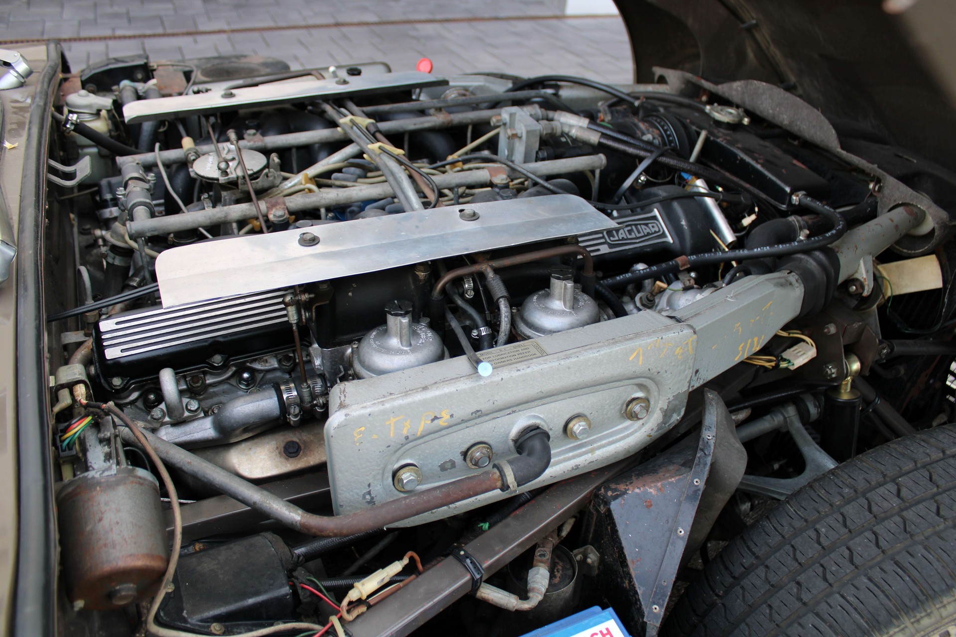 JAGUAR XKE V12 COUPE-image-10