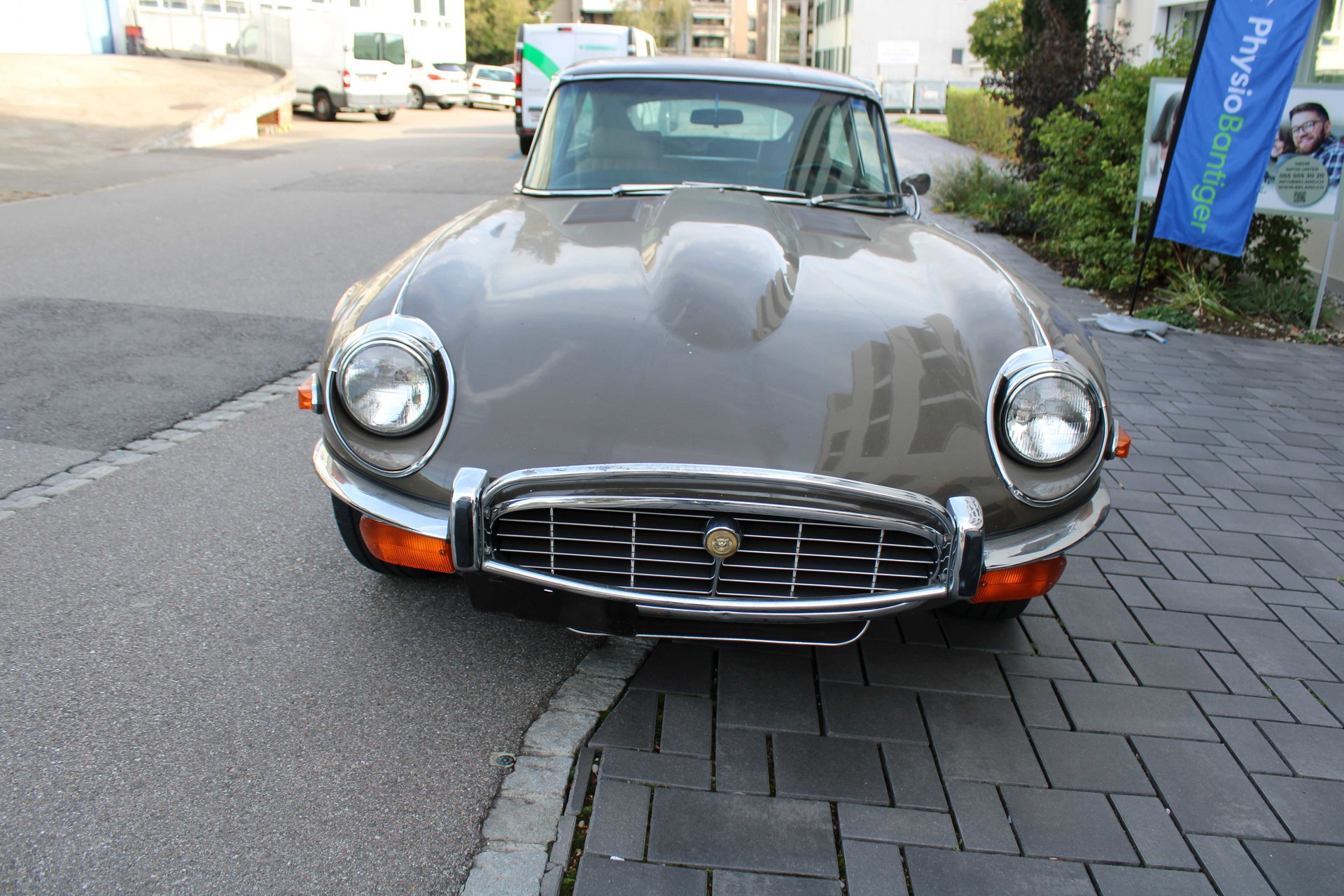 JAGUAR XKE V12 COUPE-image-4
