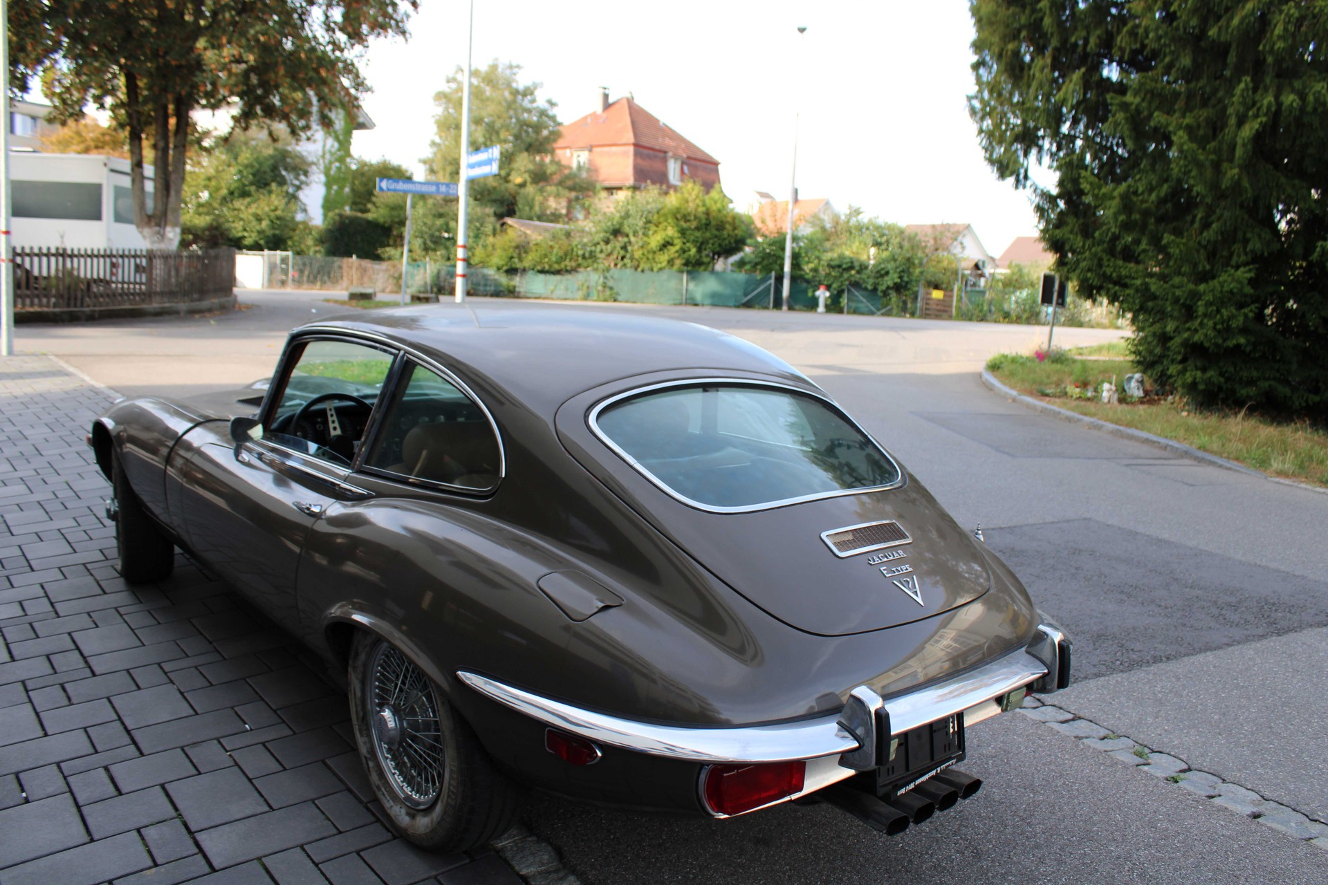 JAGUAR XKE V12 COUPE-image-6