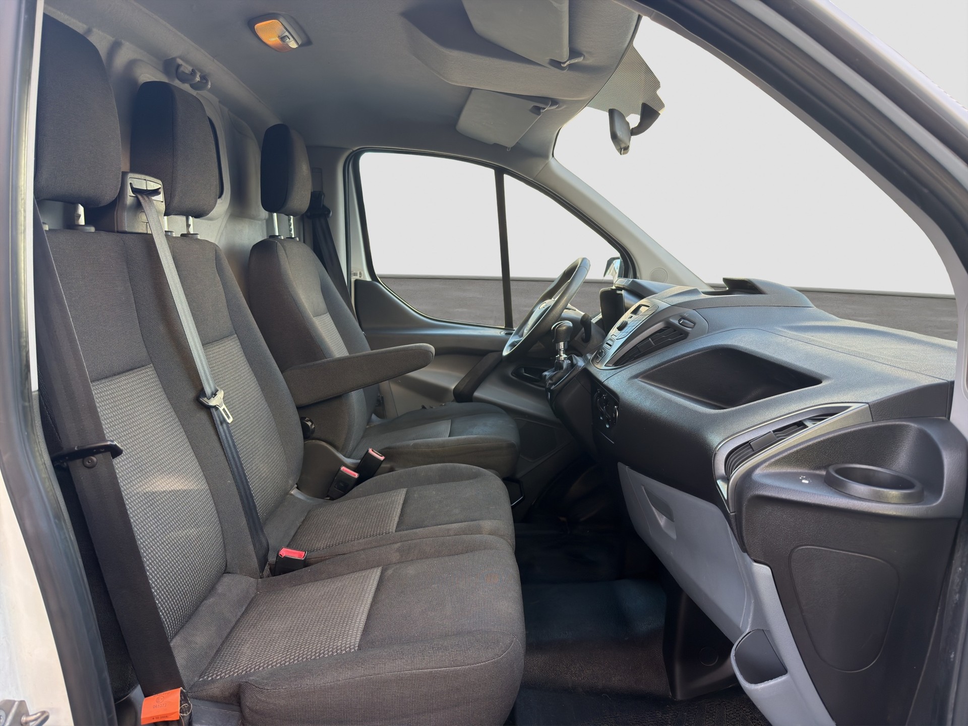 FORD Transit Custom Van 270 L1H1 Startup-image-11