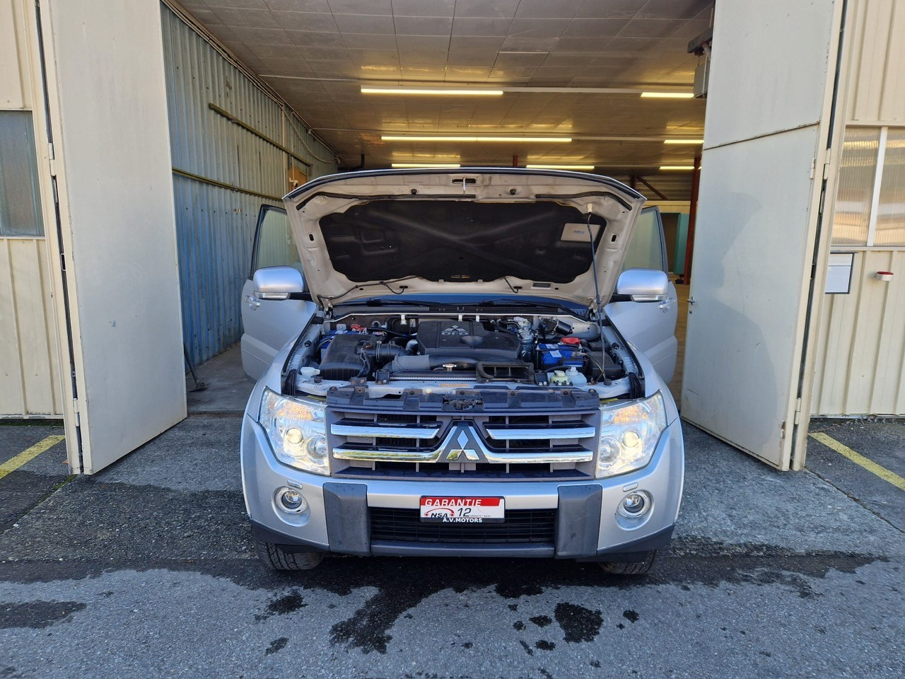 MITSUBISHI Pajero 3.2 DI-D Intense Automatic-image-13
