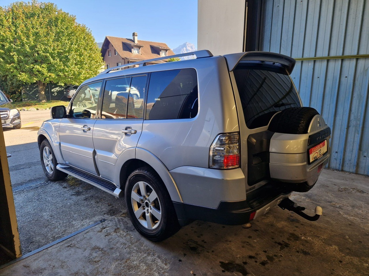 MITSUBISHI Pajero 3.2 DI-D Intense Automatic-showroom-element-3