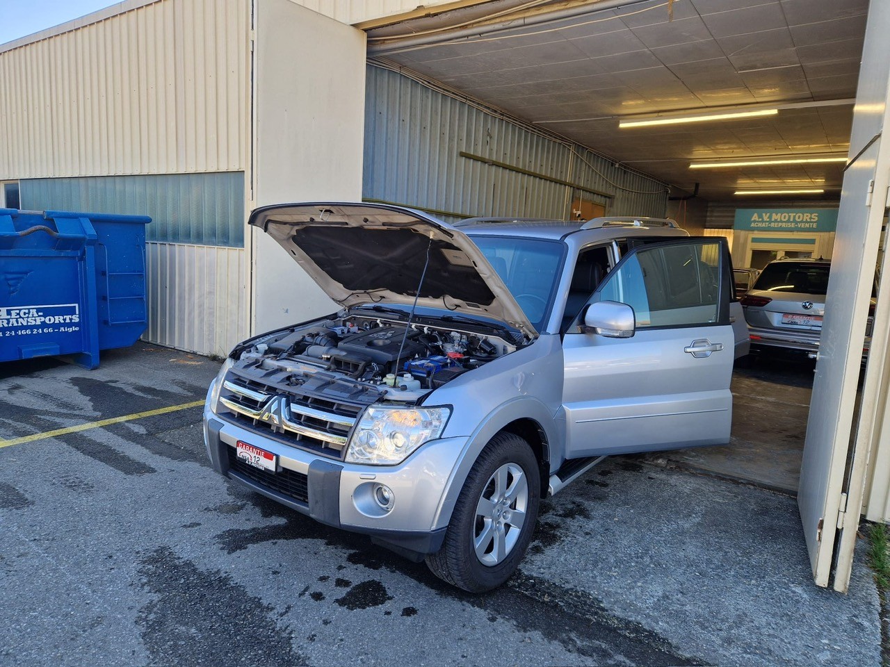 MITSUBISHI Pajero 3.2 DI-D Intense Automatic-image-15