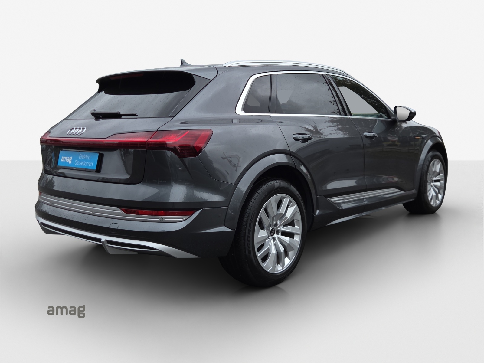 AUDI e-tron S quattro-image-4