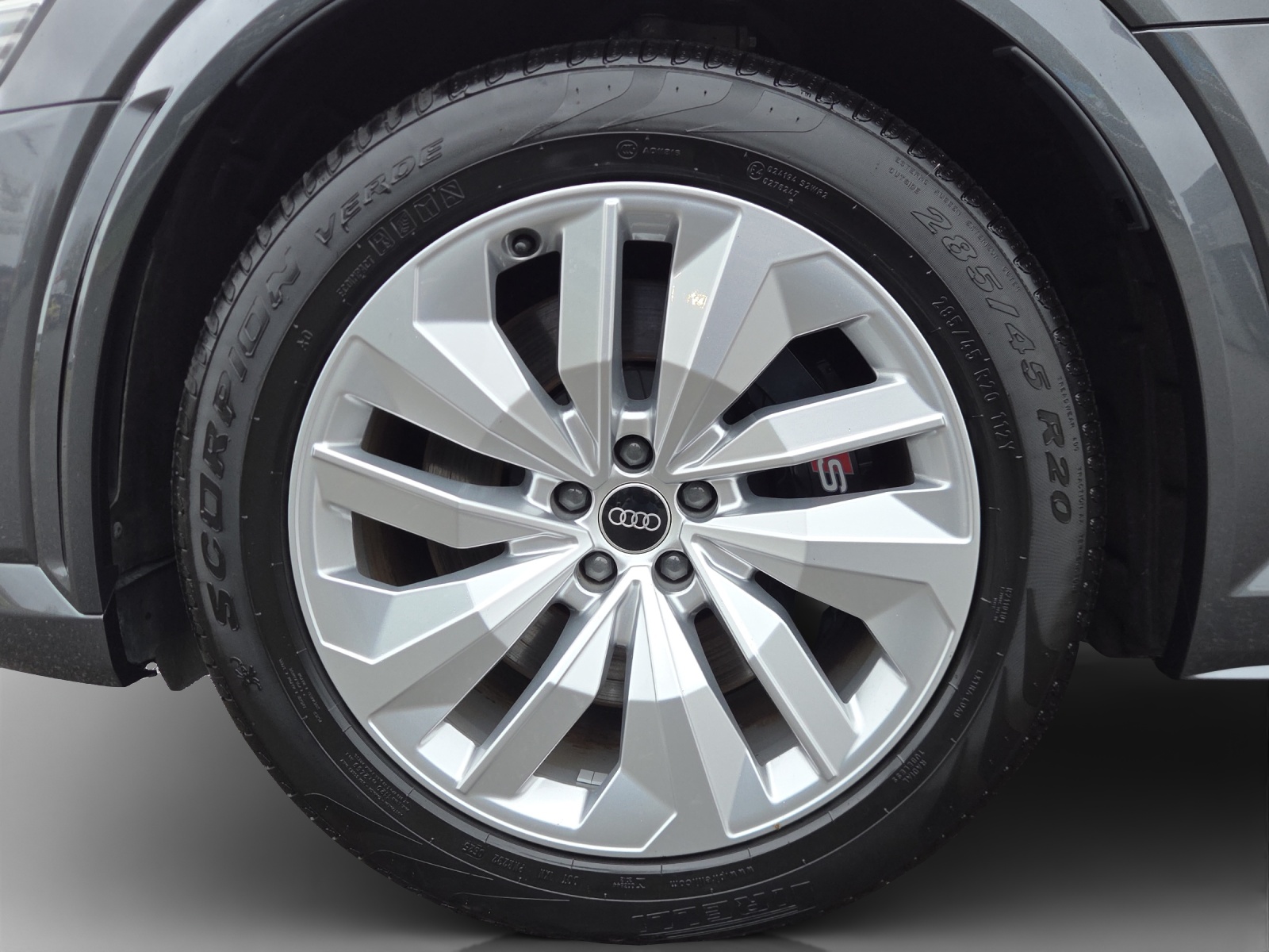 AUDI e-tron S quattro-image-14