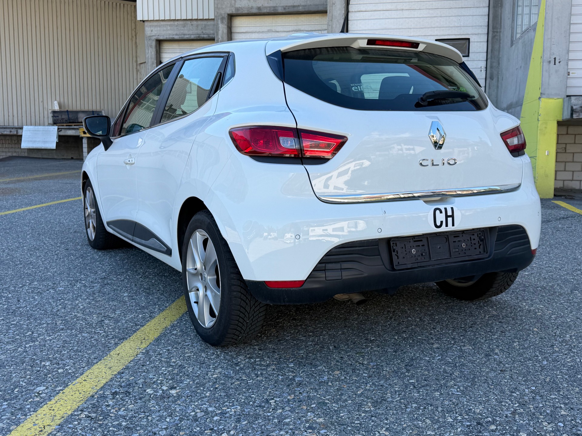RENAULT Clio 1.2 16V T Dynamique EDC-image-4