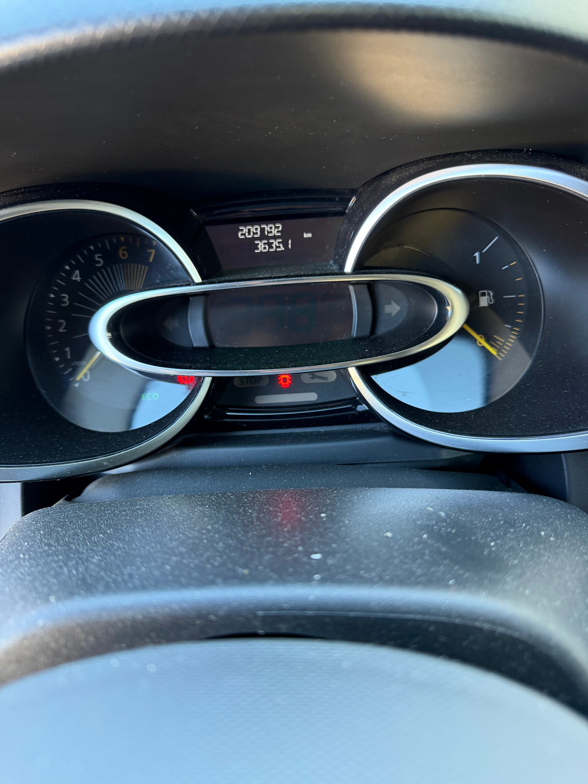 RENAULT Clio 1.2 16V T Dynamique EDC-image-9