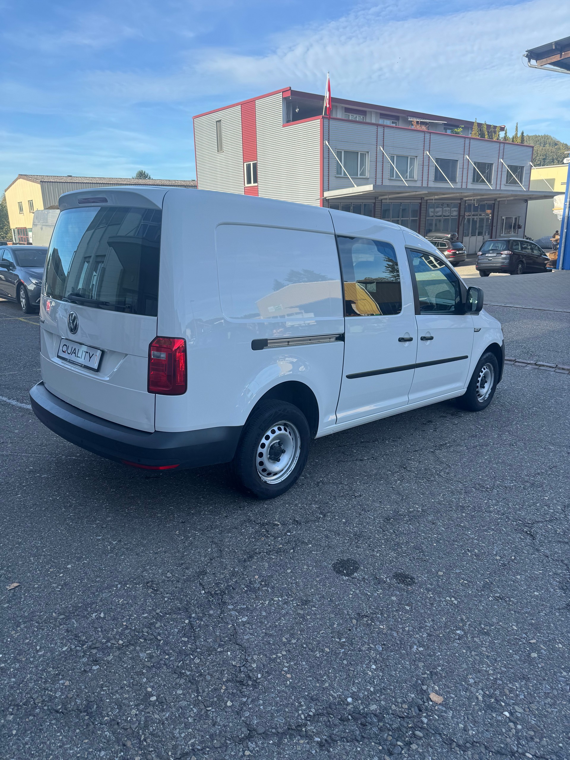 VW Caddy Maxi 2.0TDI Entry BlueMotion Technology-image-4