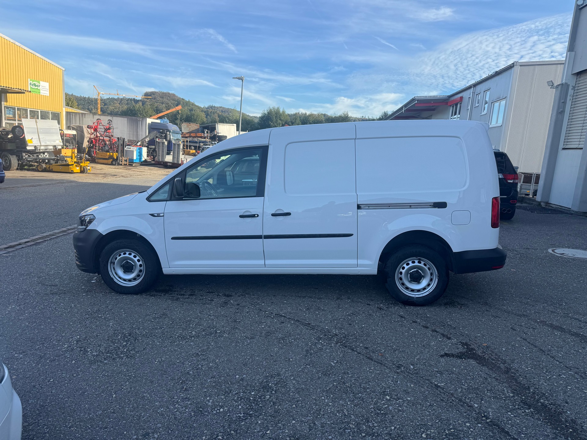 VW Caddy Maxi 2.0TDI Entry BlueMotion Technology-image-7
