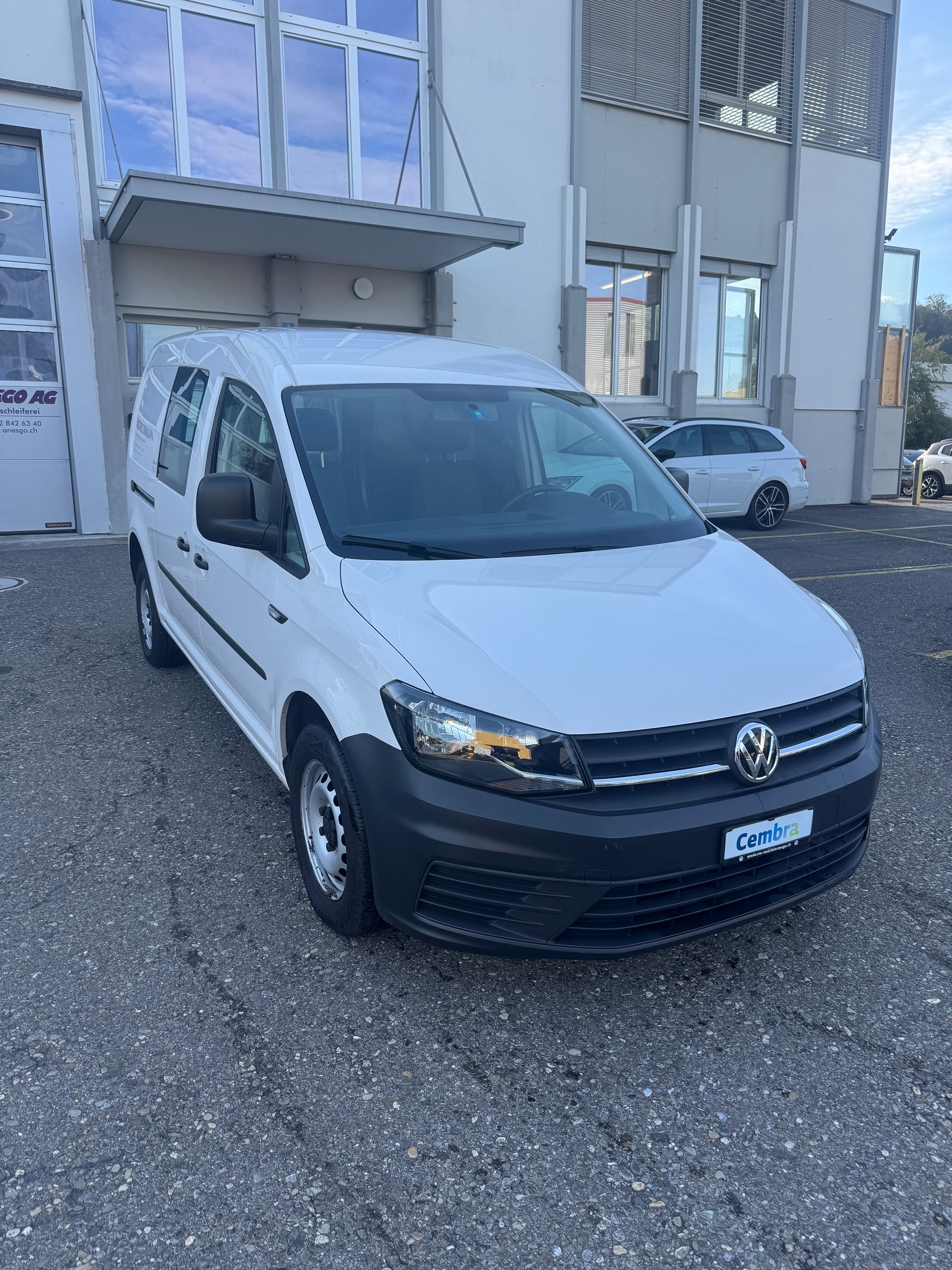 VW Caddy Maxi 2.0TDI Entry BlueMotion Technology-image-2