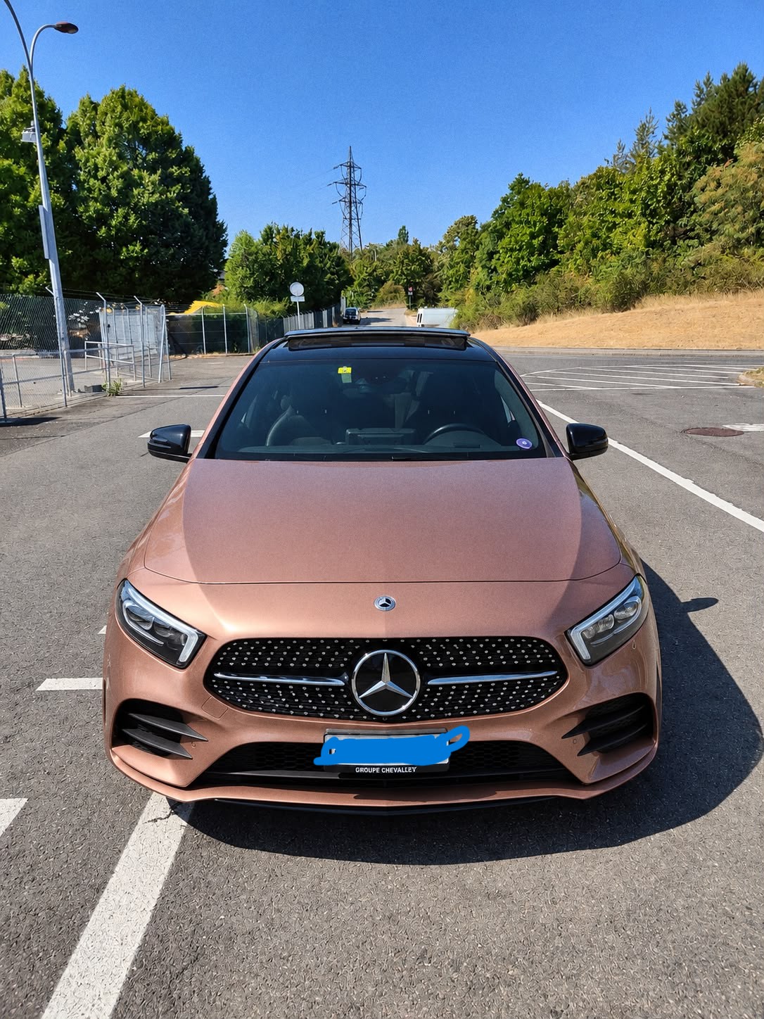 MERCEDES-BENZ A 250 e AMG Line-image-2
